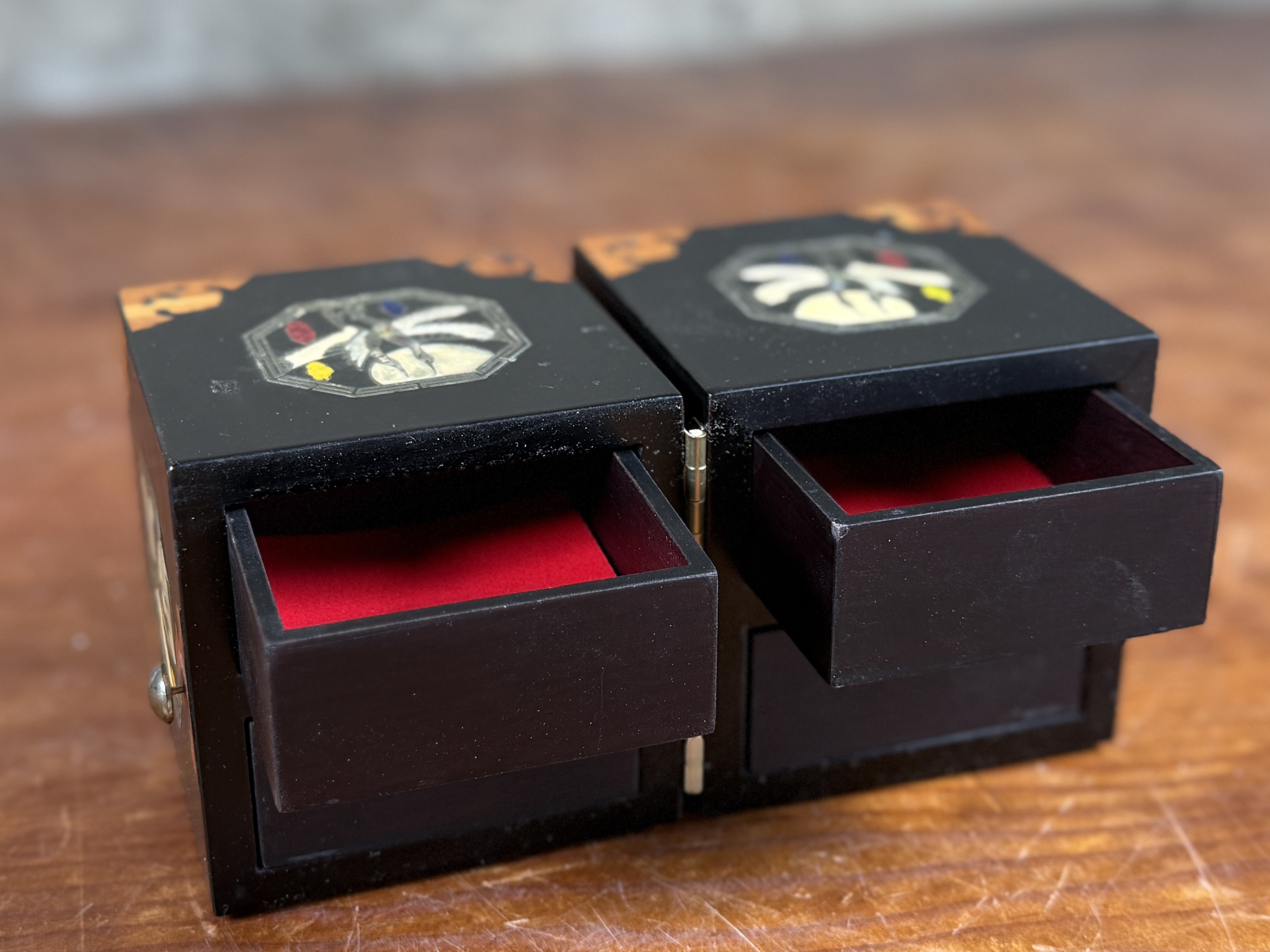 BOMANO KOREAN TRINKET BOX WITH INLAY