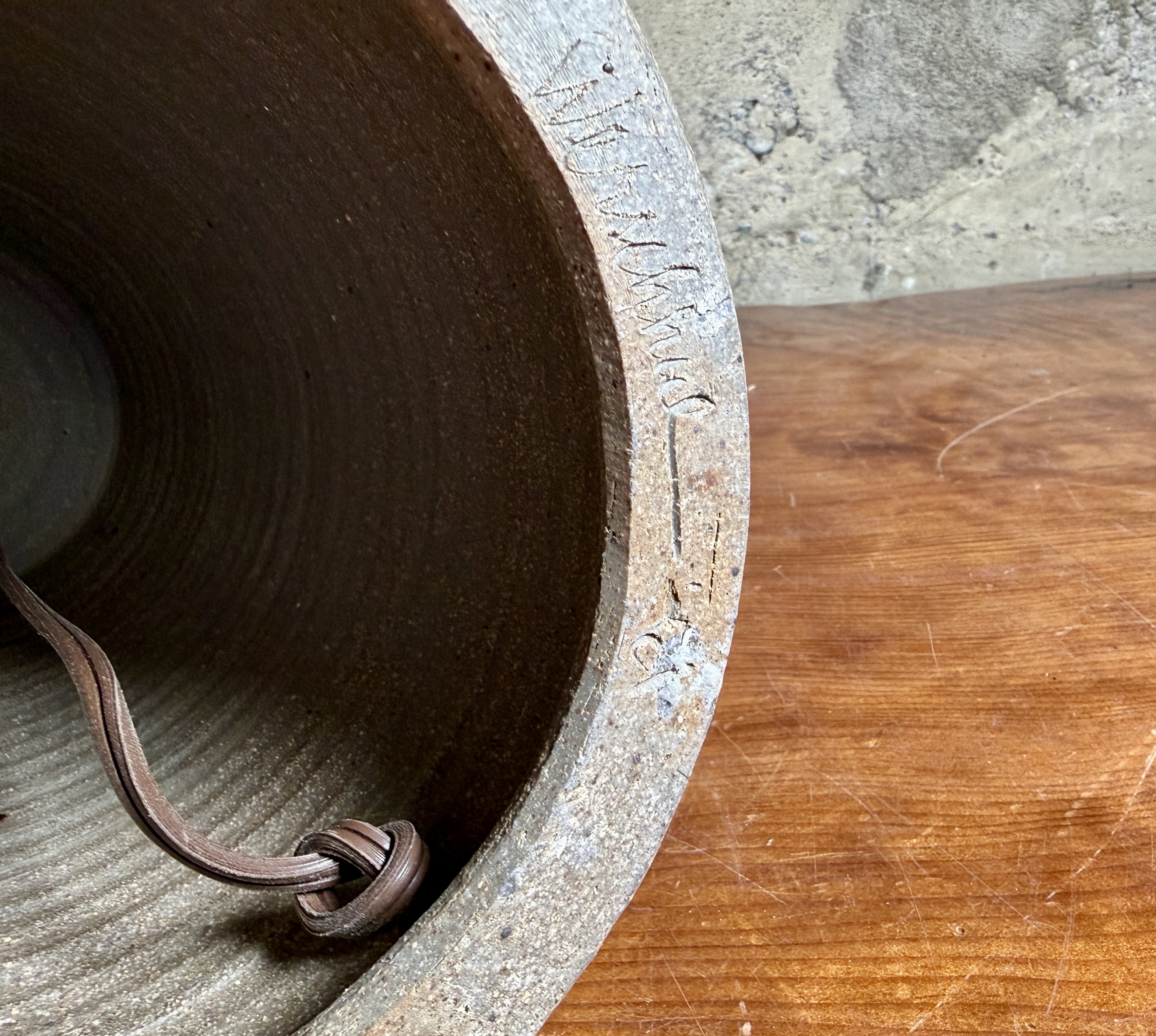 STUDIO MADE CERAMIC TABLE LAMP