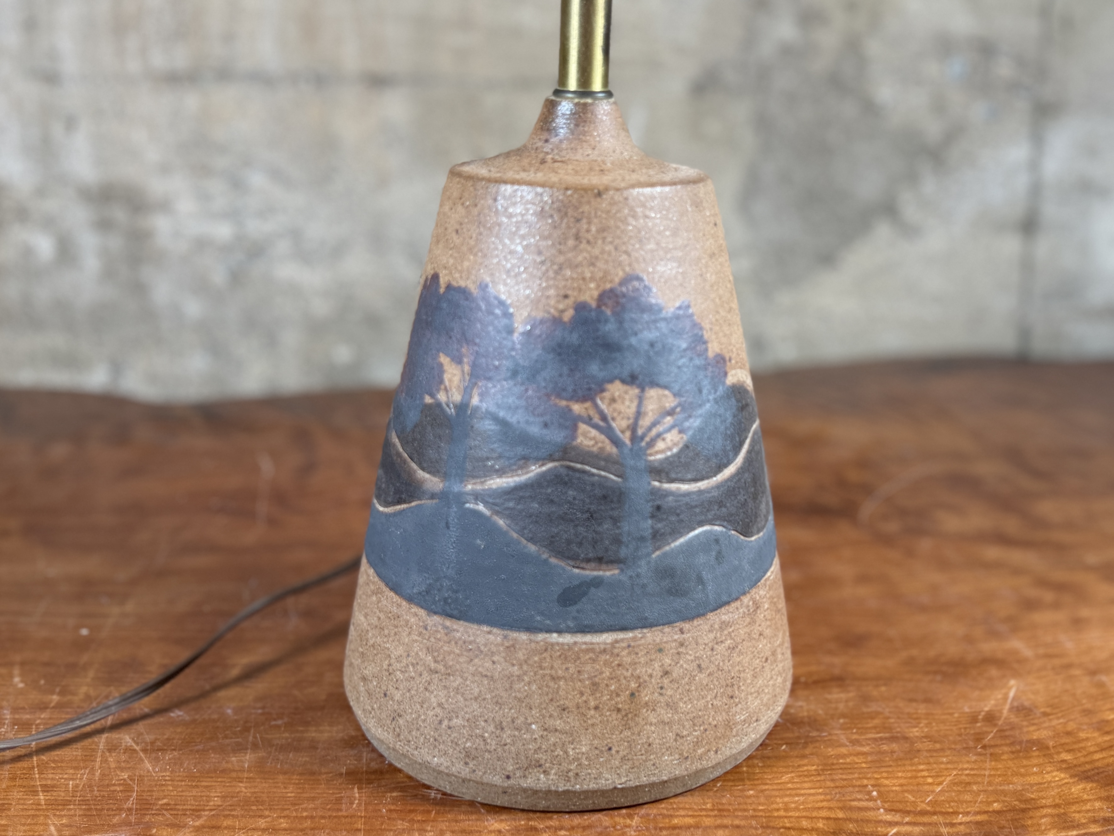 STUDIO MADE CERAMIC TABLE LAMP