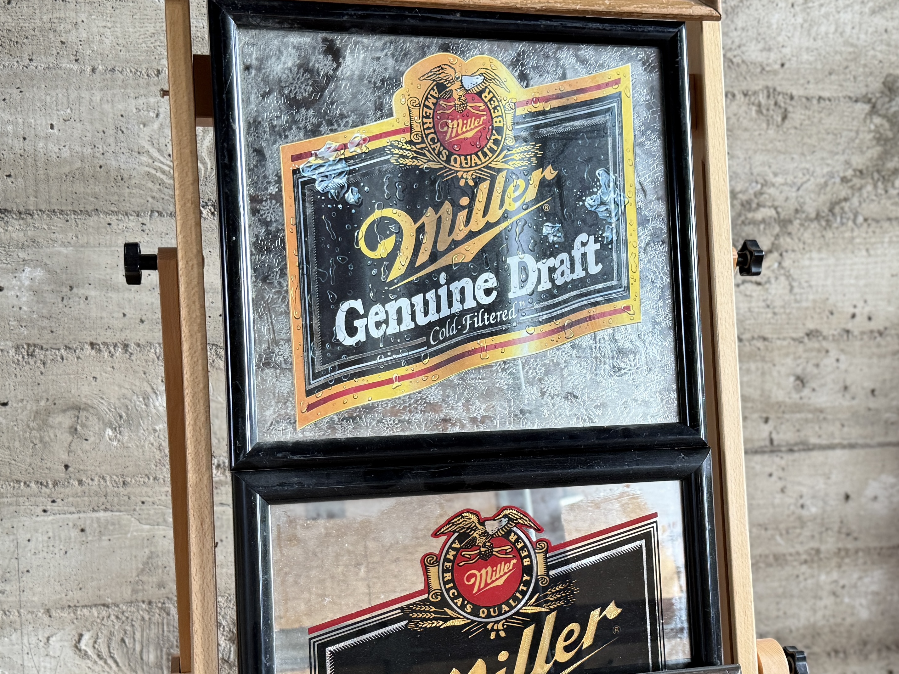 BEER MIRROR & ADVERTISING COLLECTION