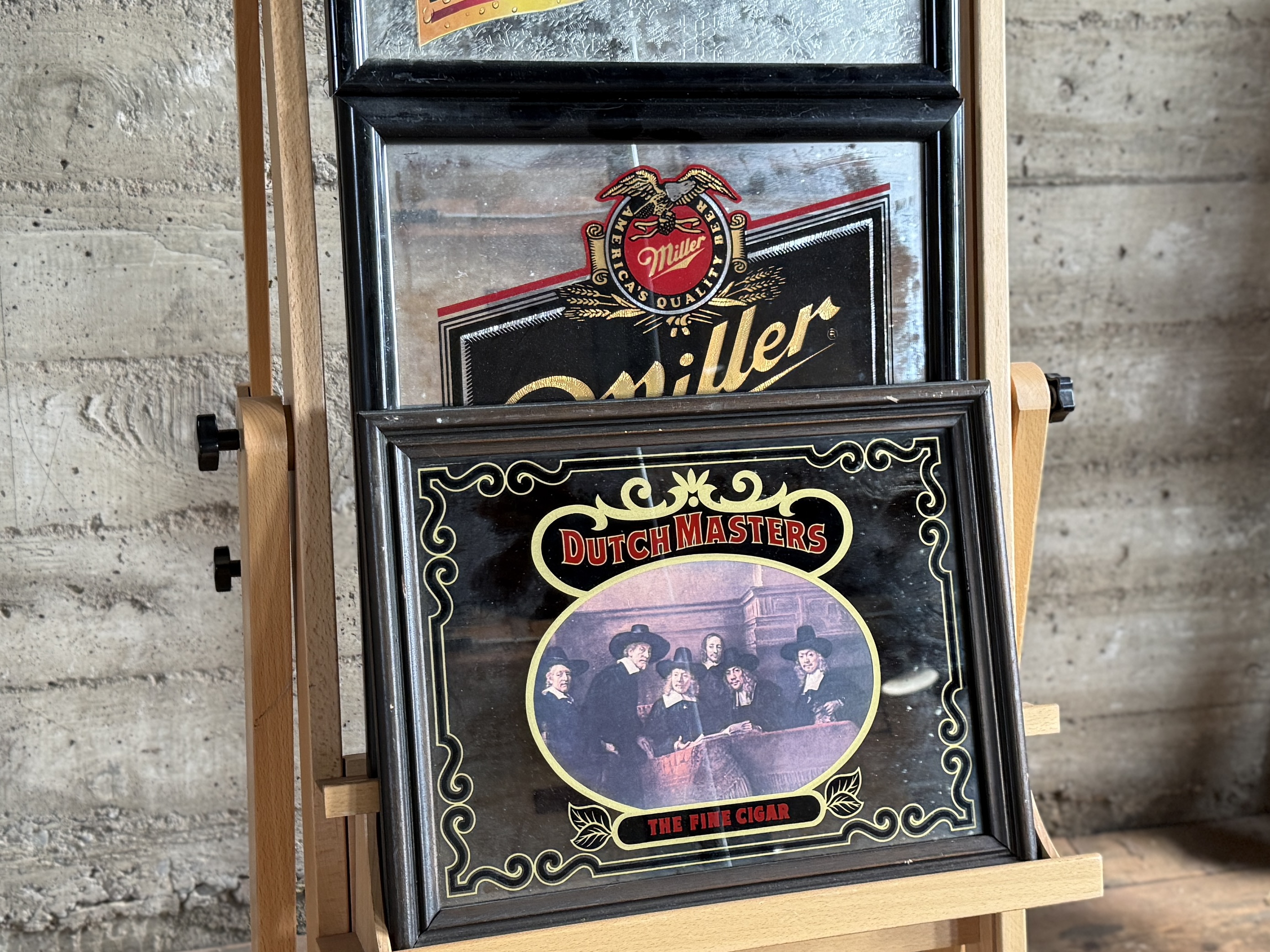 BEER MIRROR & ADVERTISING COLLECTION