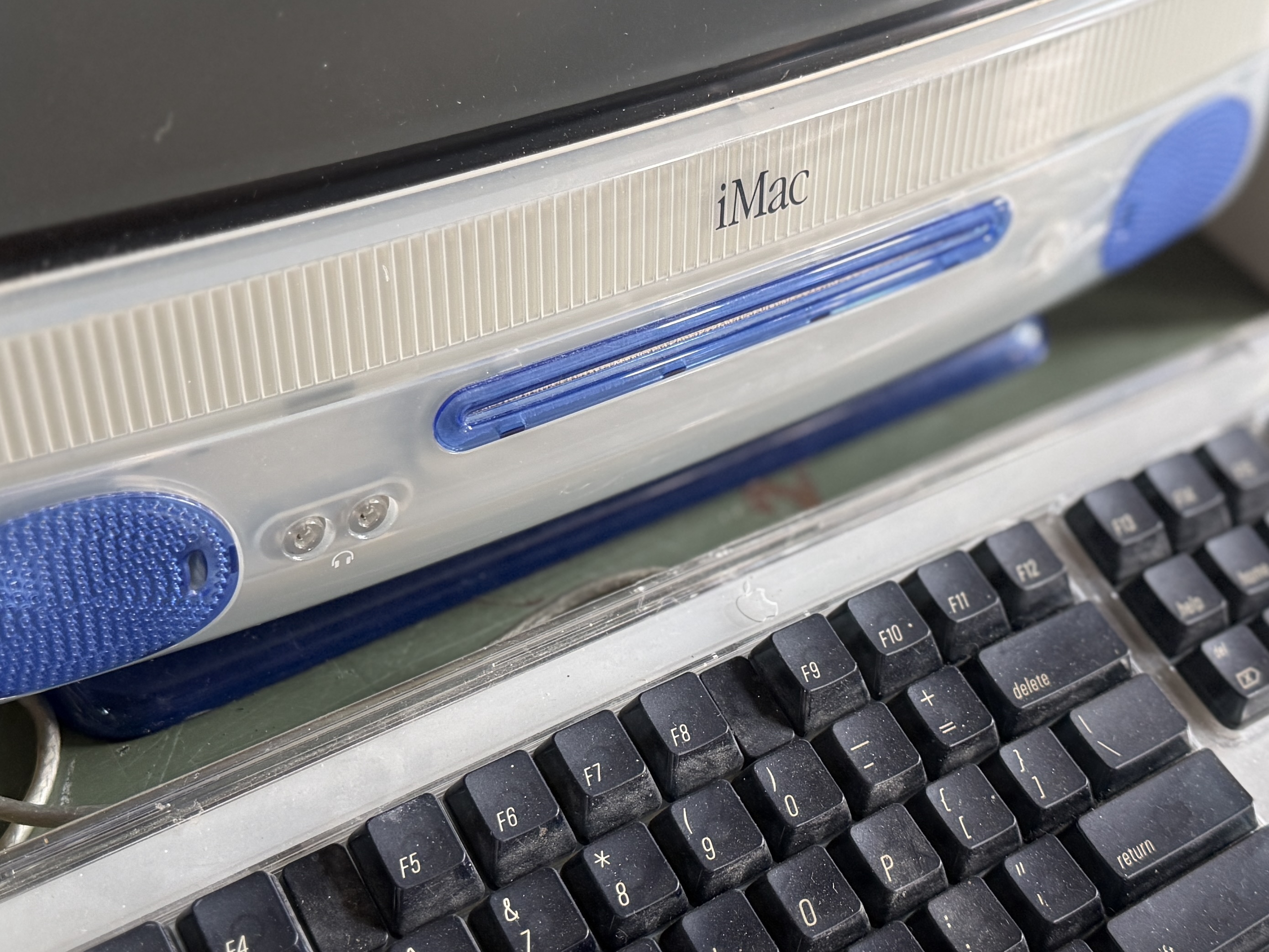 iMAC G3 COMPUTER