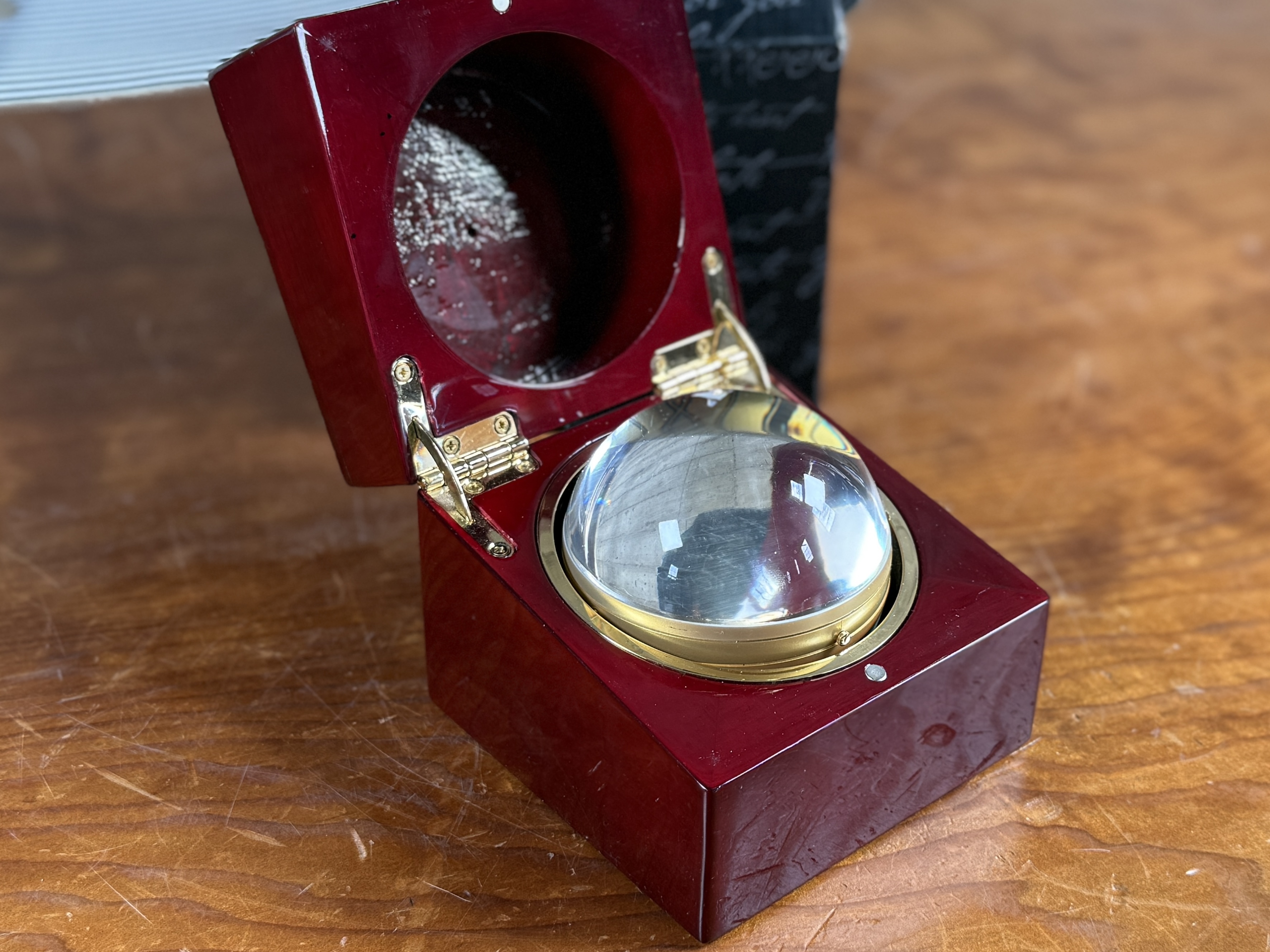 DANBURY CLOCK COMPANY, QUARTZ DESK CLOCK