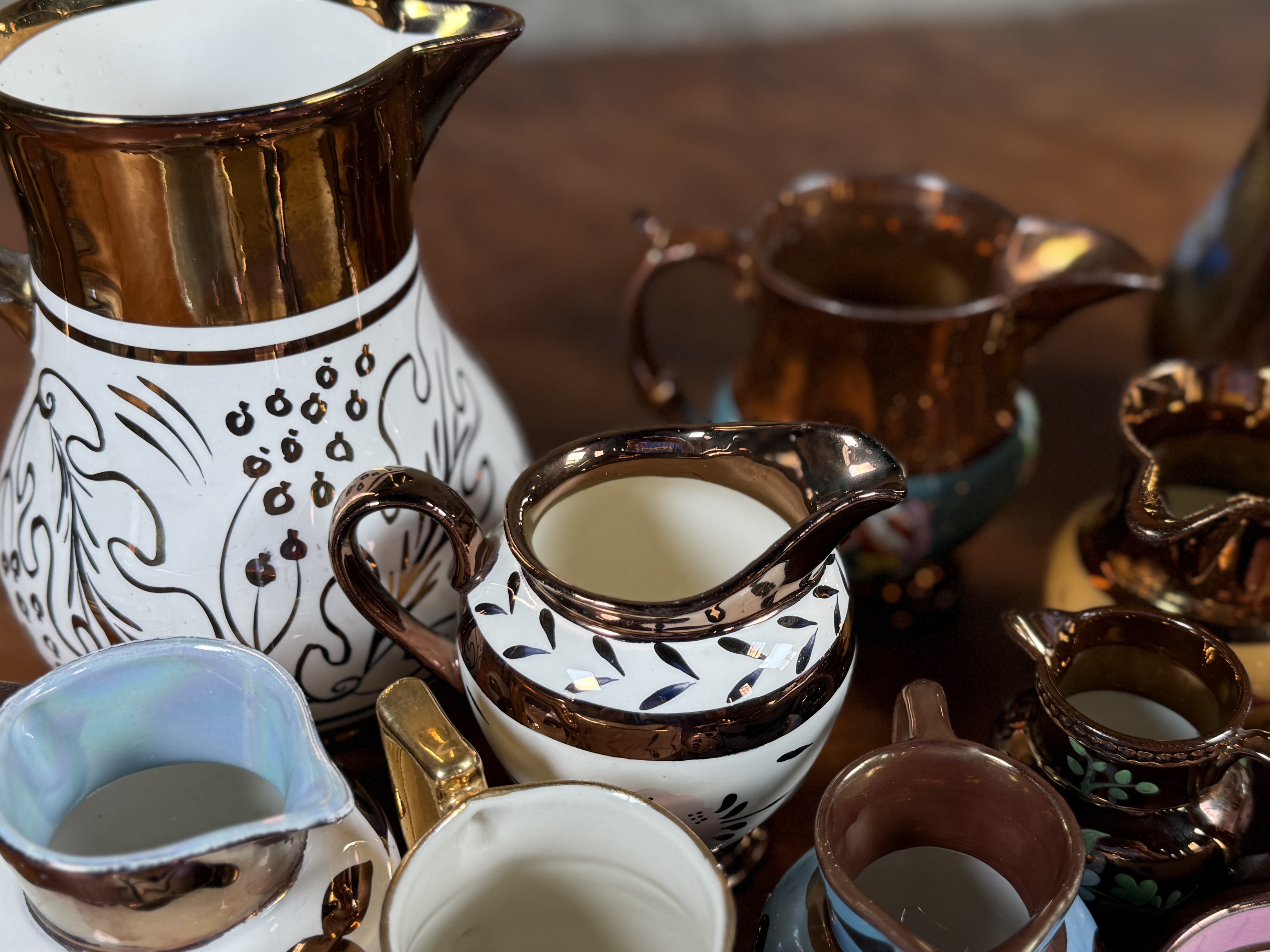 LUSTERWARE PORCELAIN COLLECTION