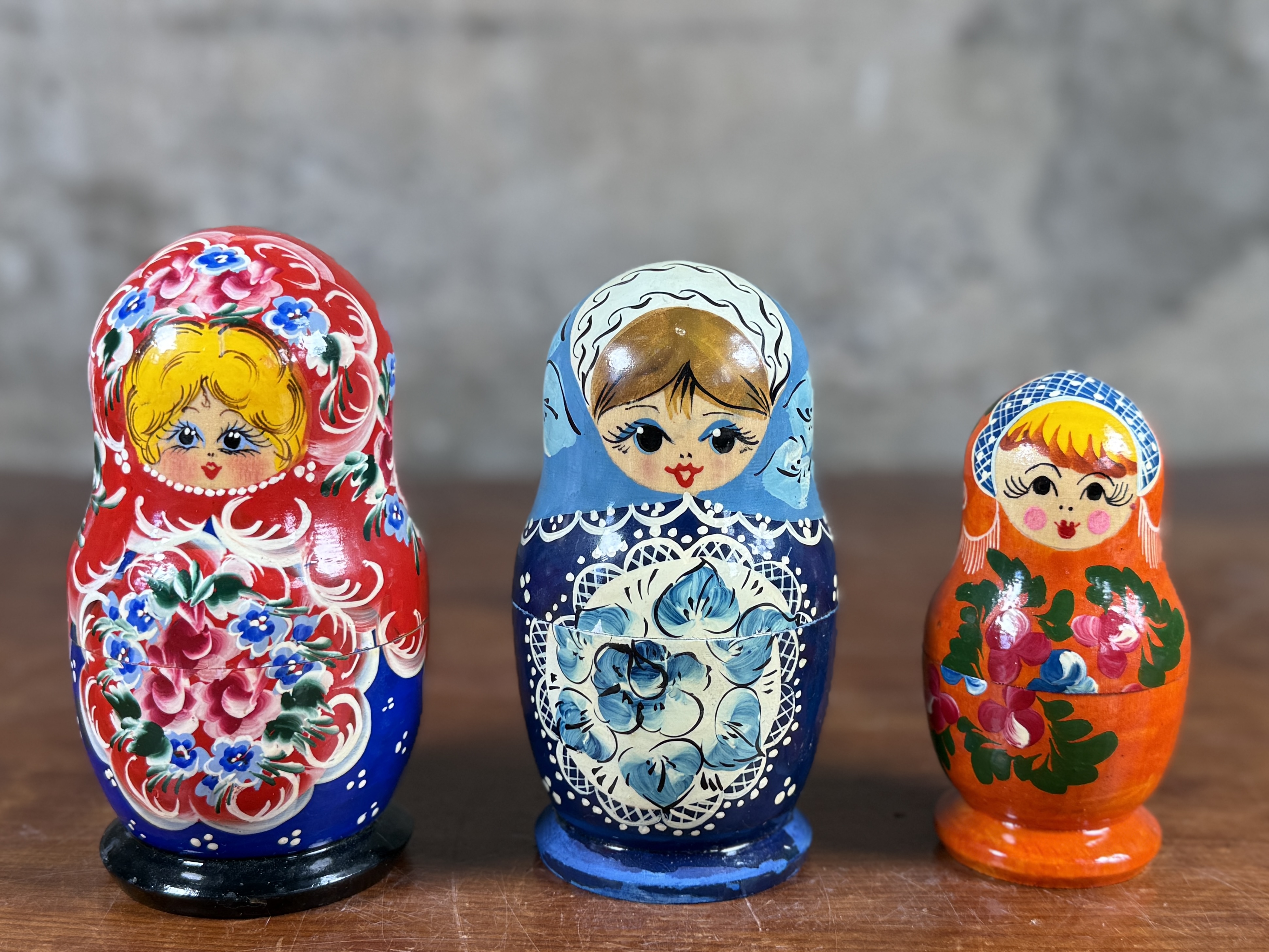 RUSSIAN NESTING DOLLS