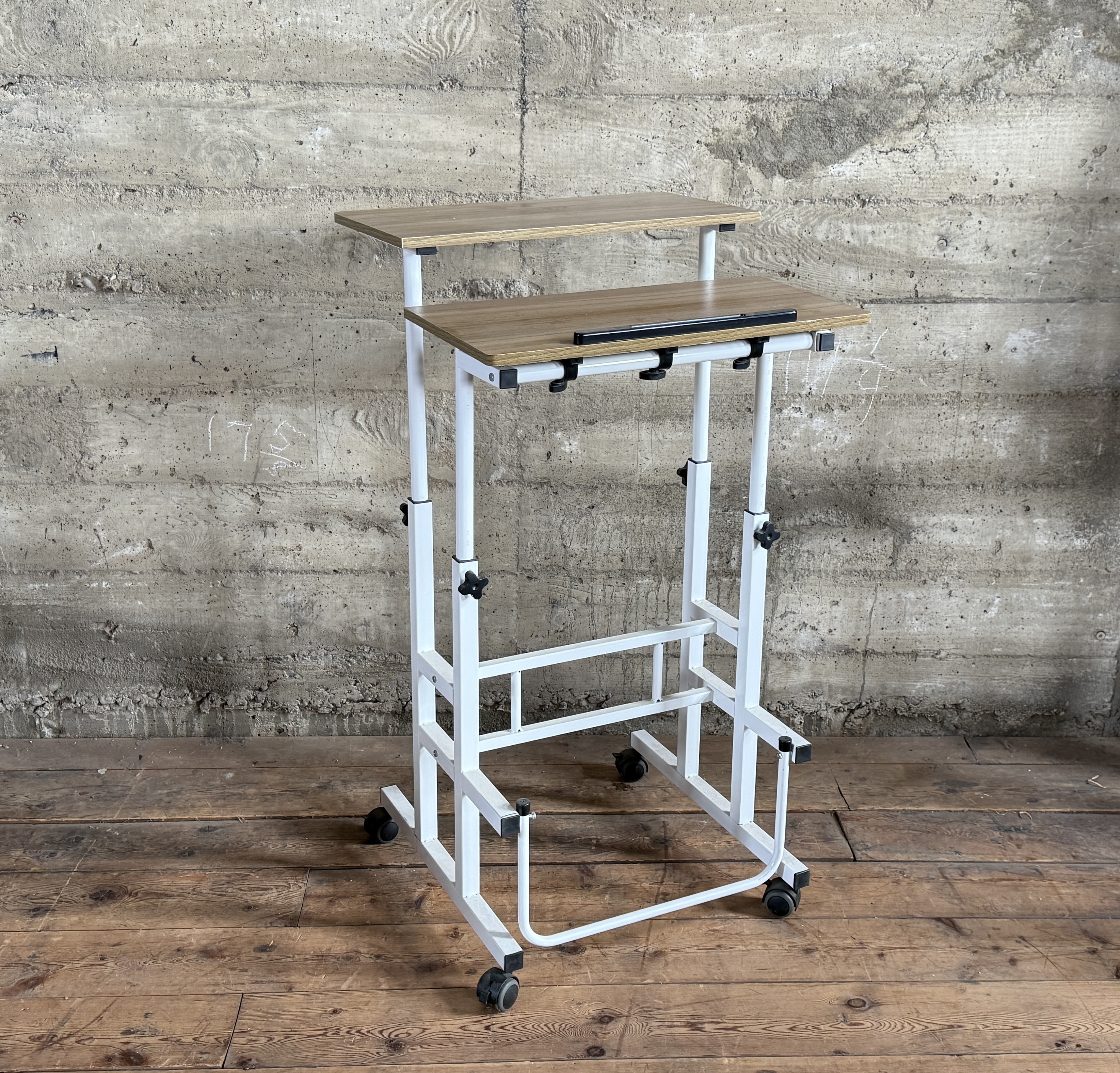 ADJUSTABLE HEIGHT STANDING DESK ON WHEELS
