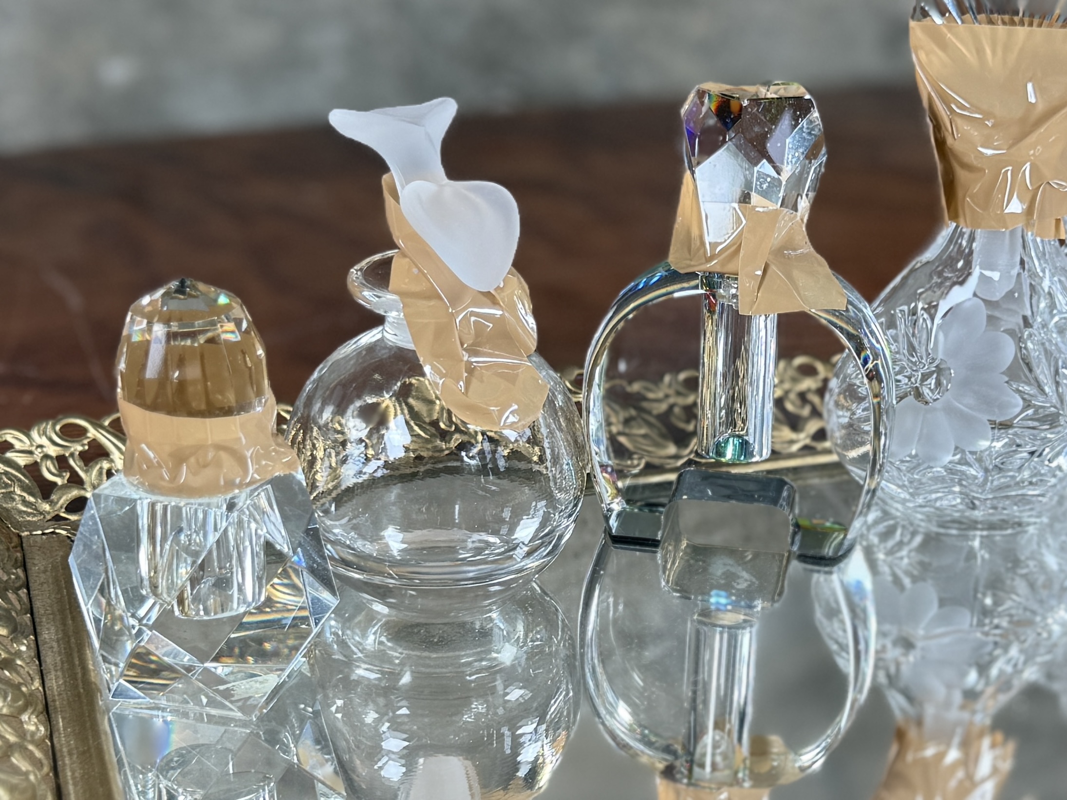 PERFUME BOTTLES & MIRRORED TRAY