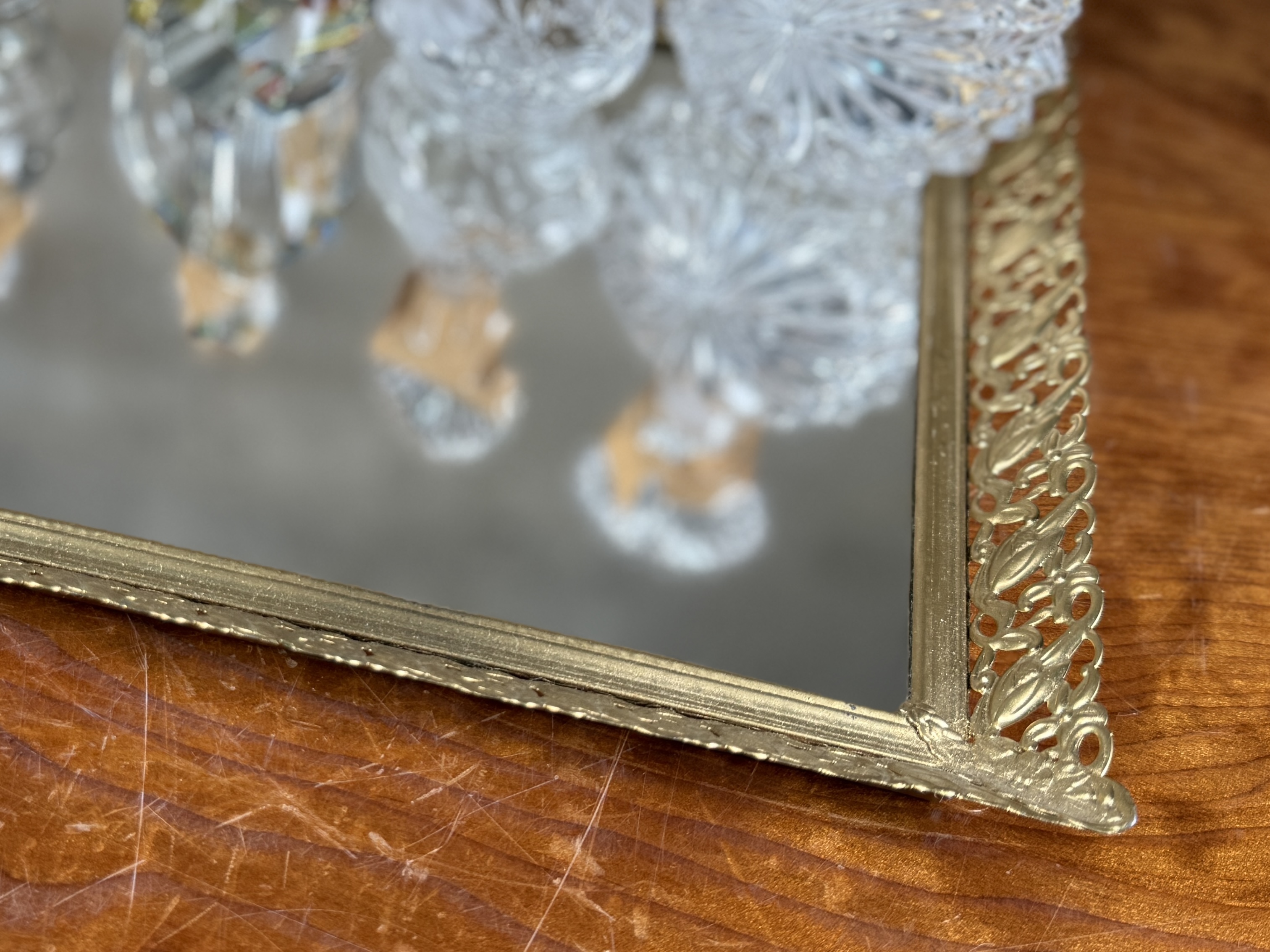 PERFUME BOTTLES & MIRRORED TRAY