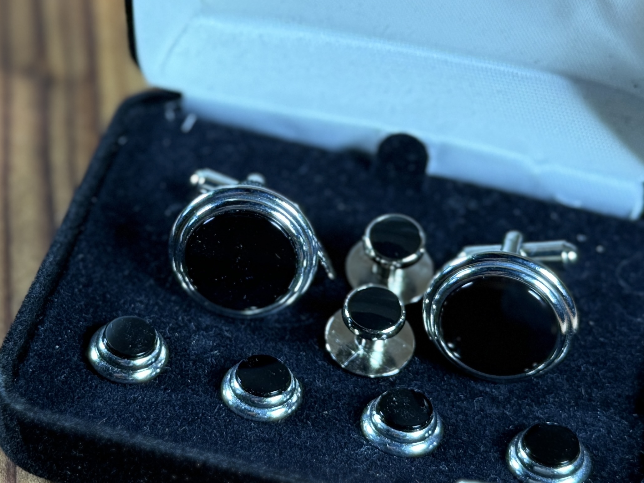 JONATHAN WACHTEL ONYX & SILVER CUFFLINK AND STUD SET