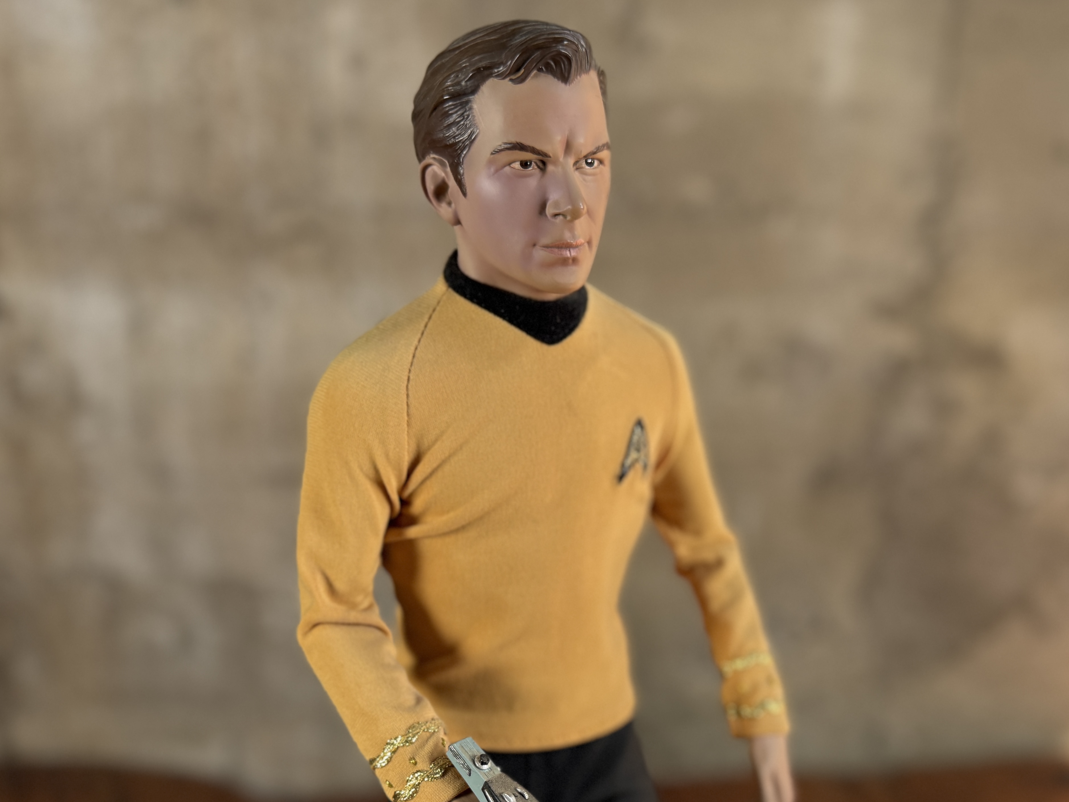 MAT FALLS FOR SIDESHOW COLLECTIBLES, CAPTAIN KIRK