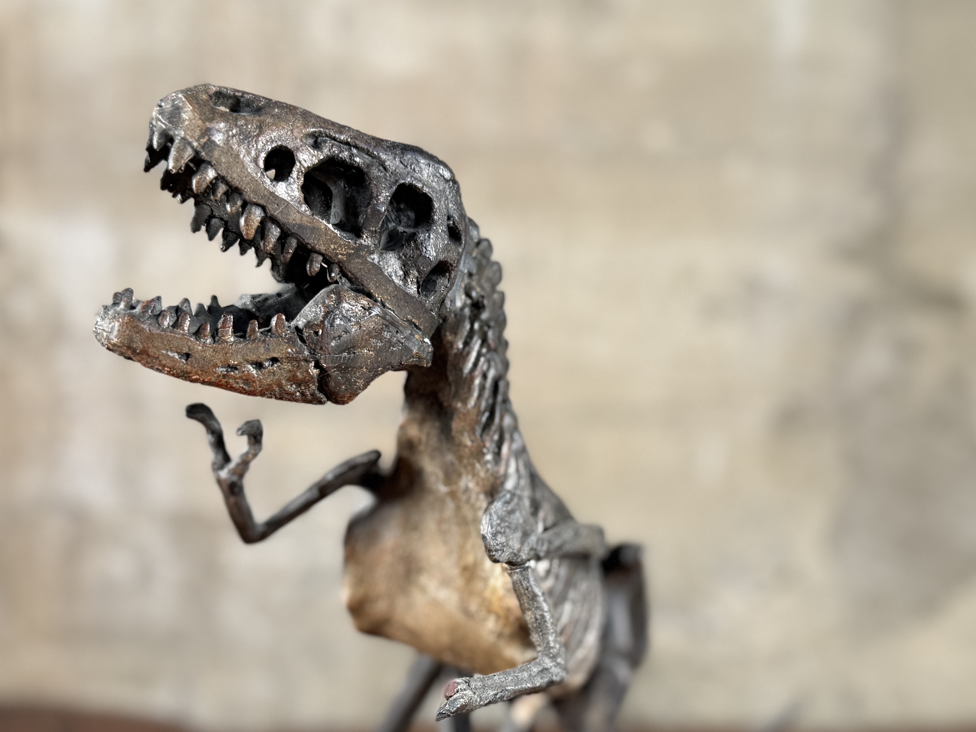 TYRANNOSAURUS REX SKELETON STATUE