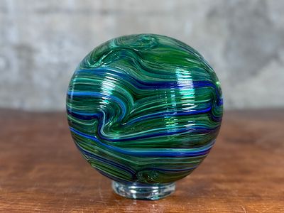 OREGON COAST TAFT, HAND MADE BLOWN GLASS FLOAT. This lot features a stunning hand made blown 