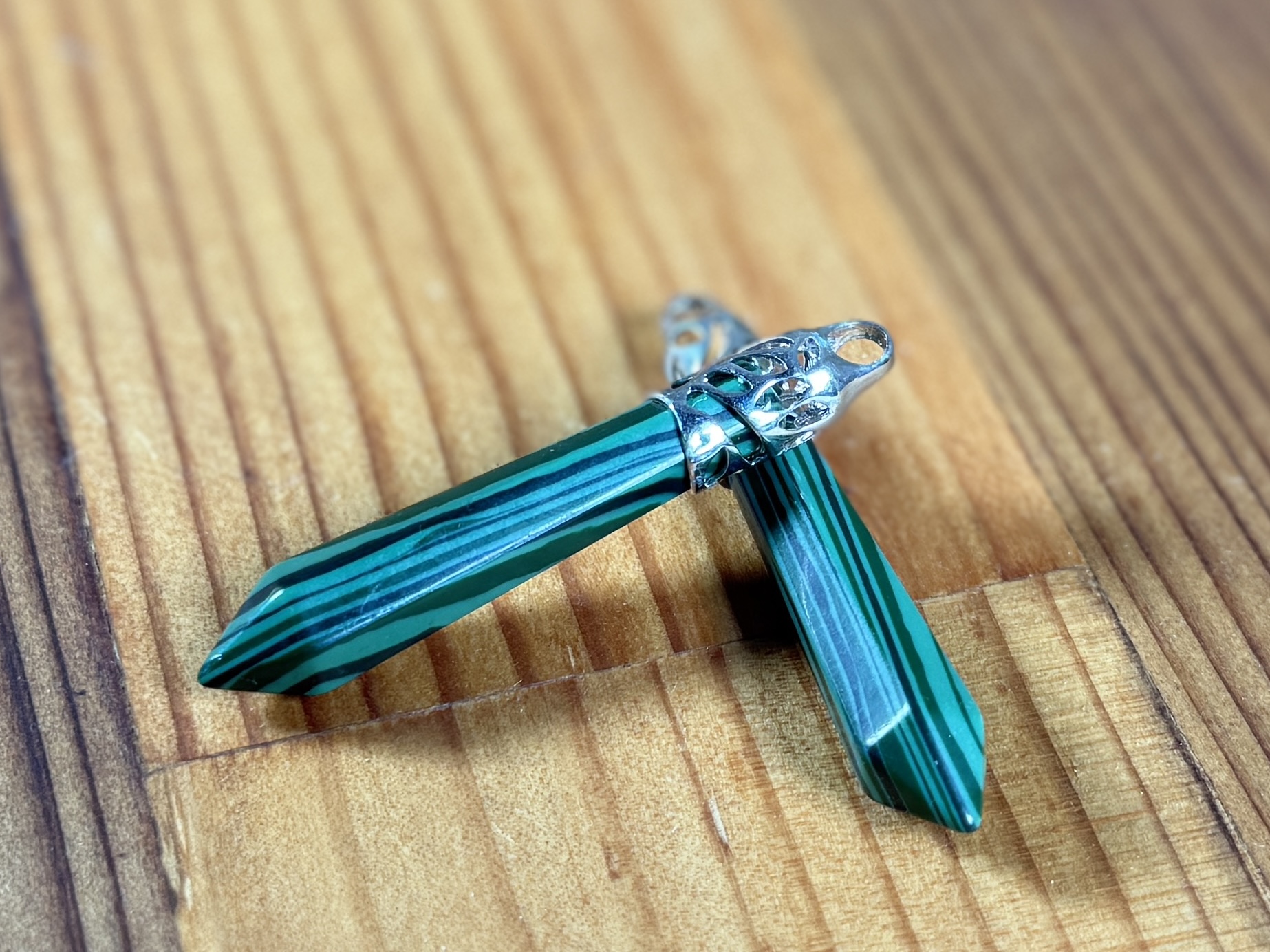 PAIR OF MALACHITE HEXAGONAL POINT PENDANTS