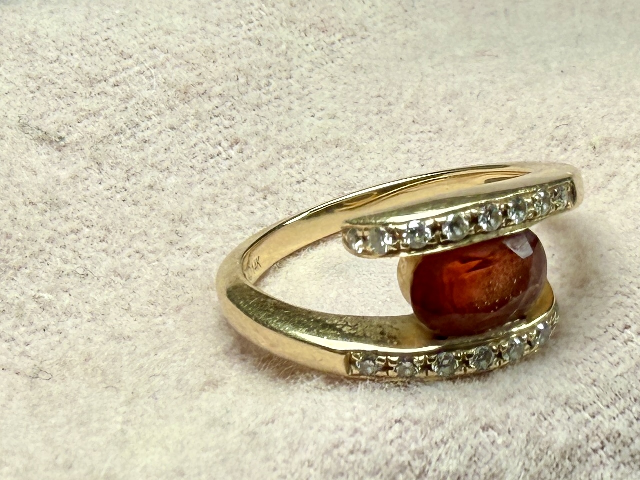 14K GOLD & SUNSTONE RING