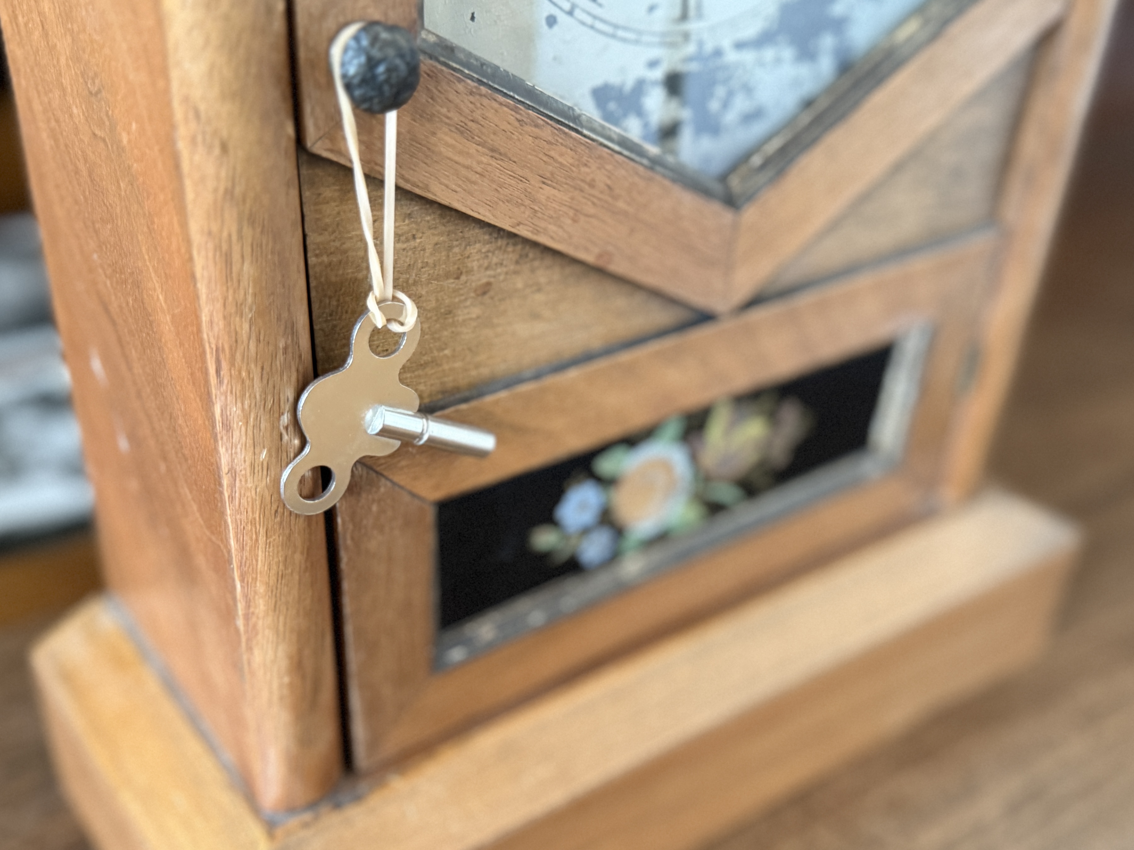 JEROME & CO., PENDULUM CLOCK