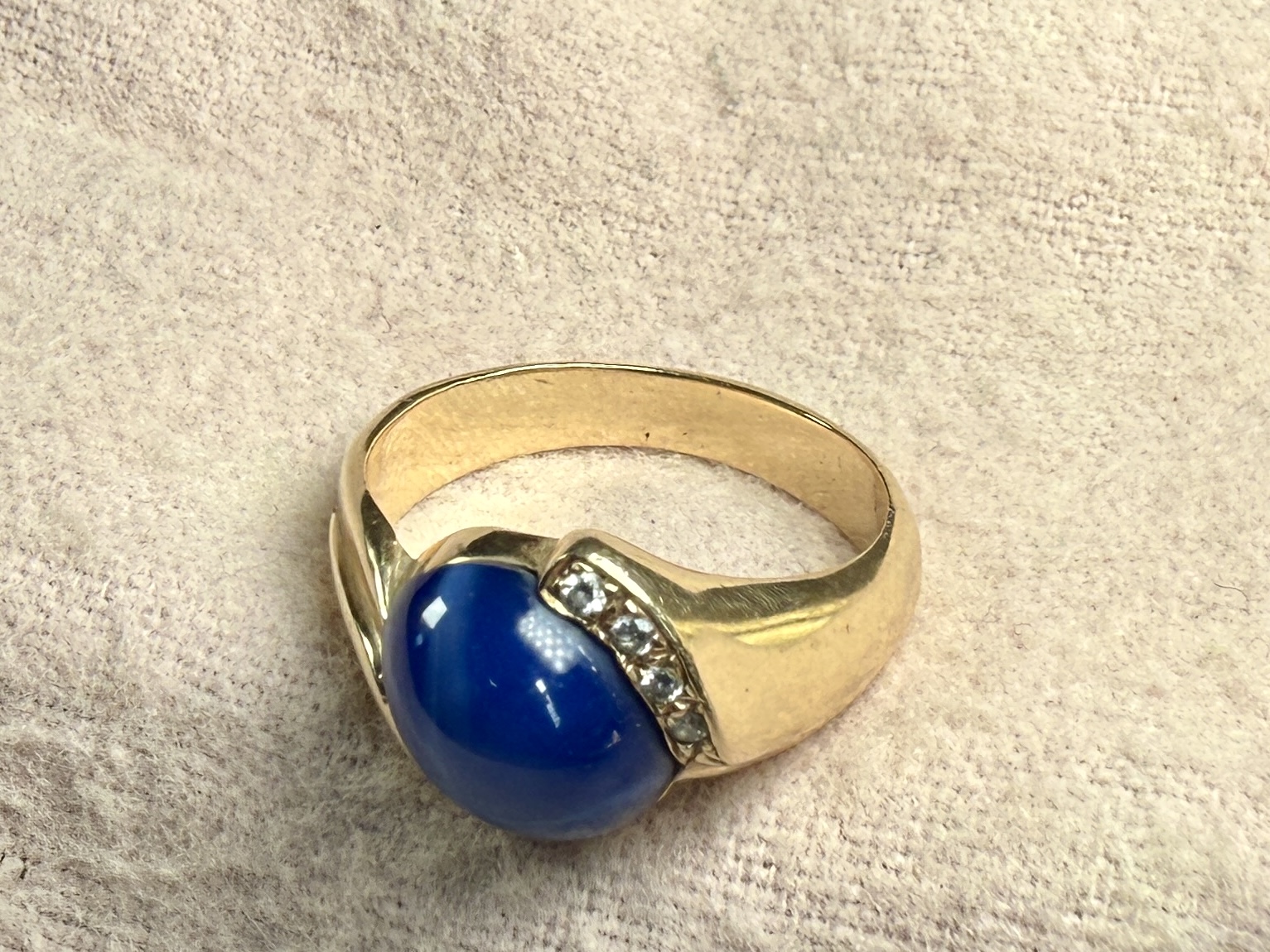 14K GOLD STAR SAPPHIRE RING