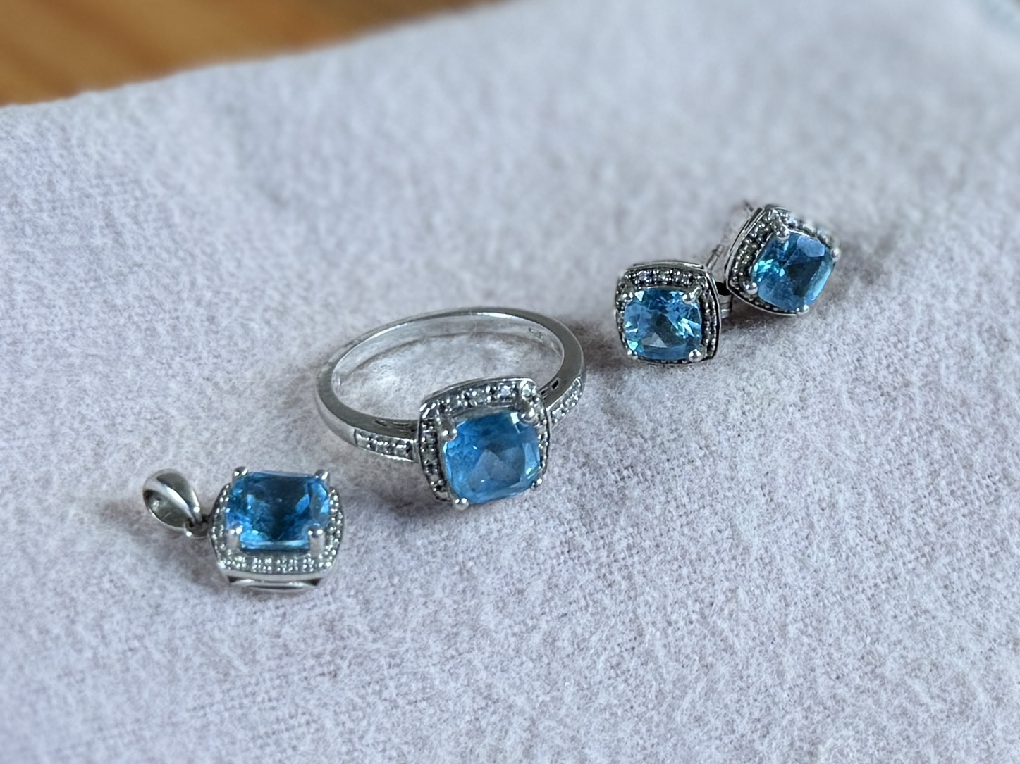 BLUE TOPAZ JEWELRY COLLECTION