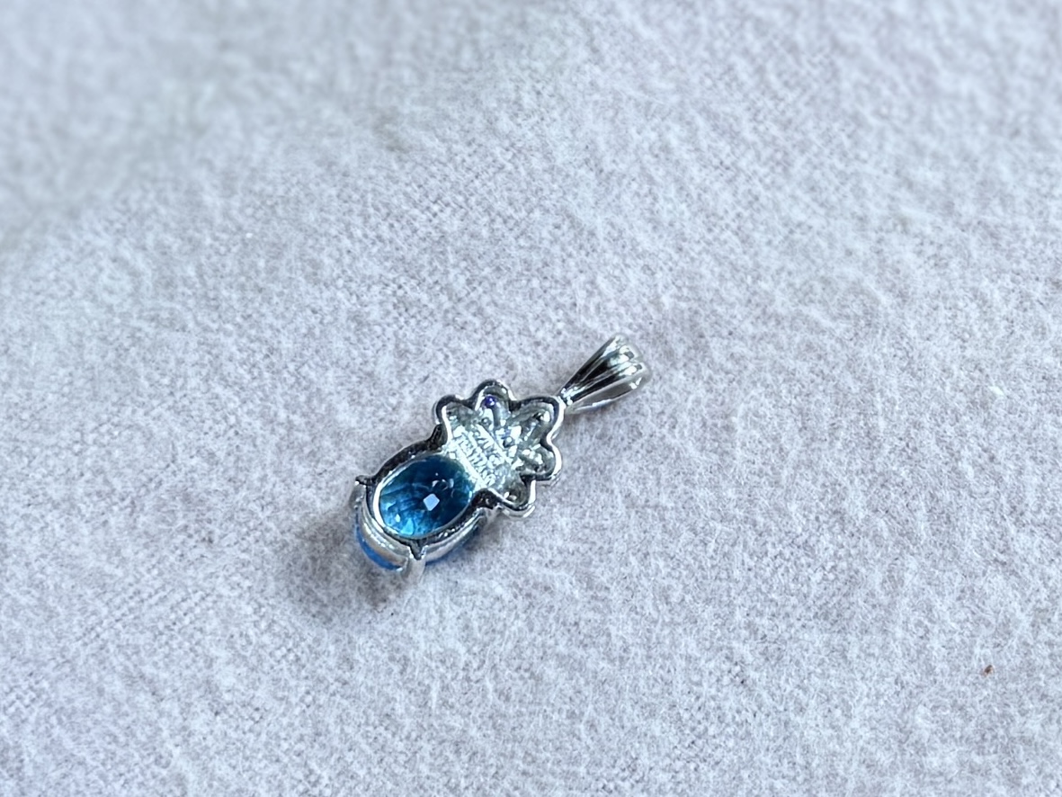14K GOLD & BLUE TOPAZ PENDANT