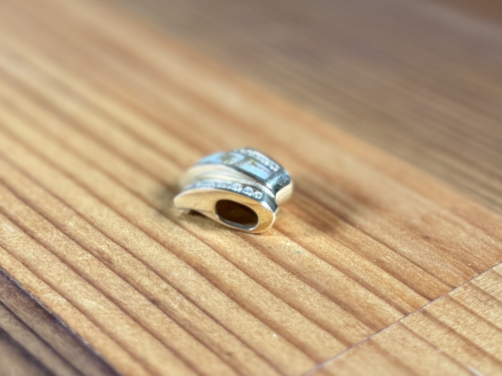 14K GOLD & DIAMOND PENDANT