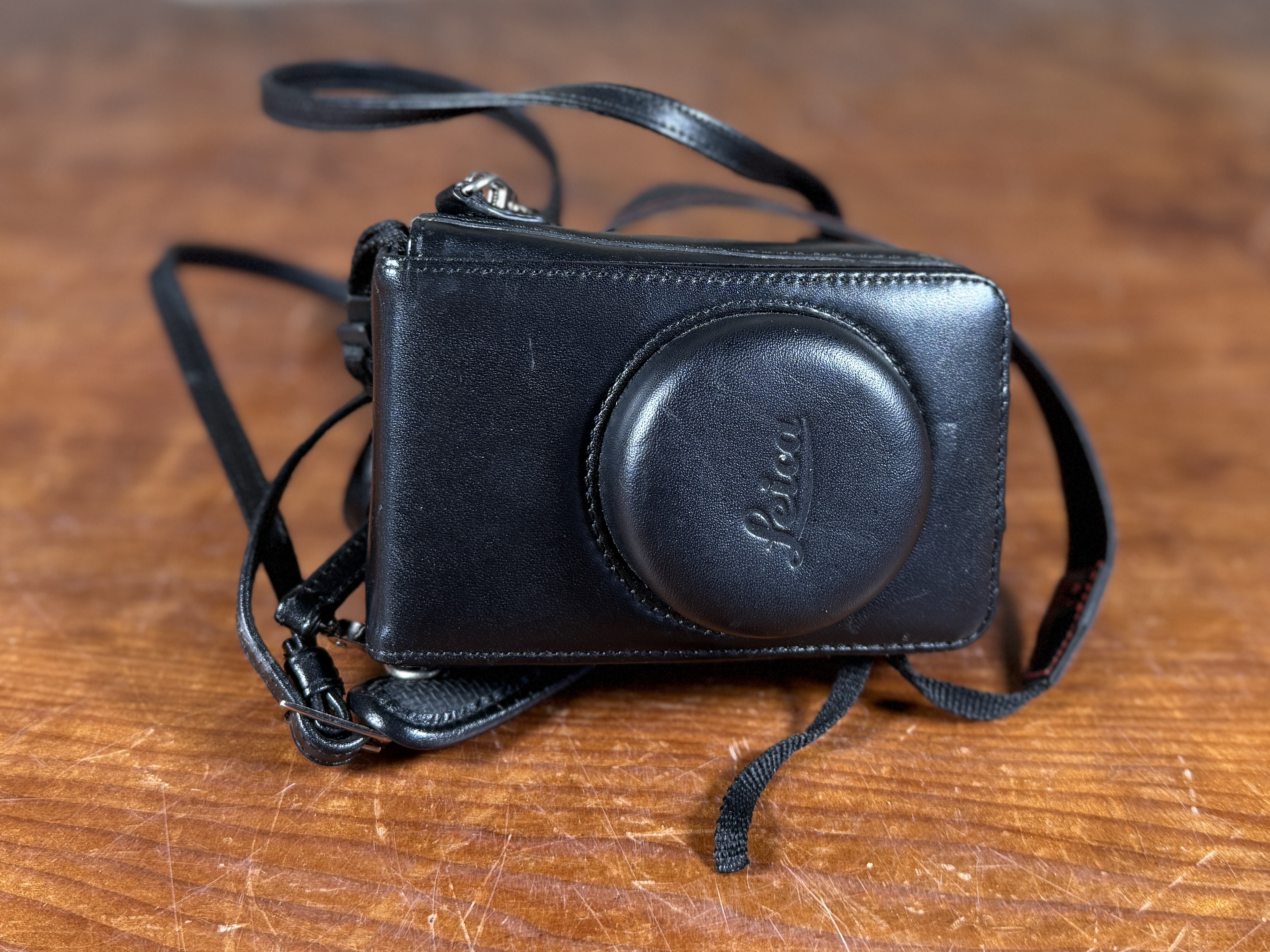 LEICA, D-LUX 4 DIGITAL CAMERA