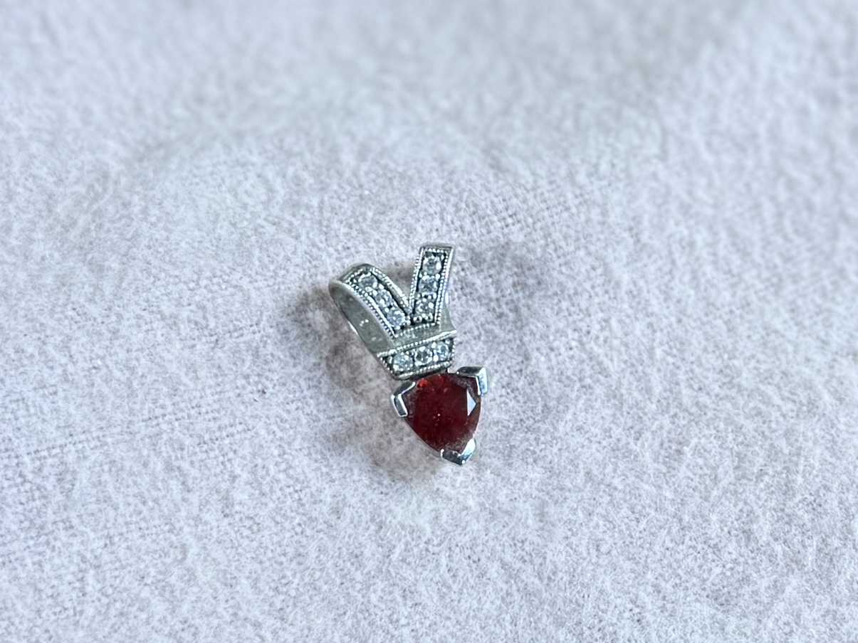 STERLING SILVER & SUNSTONE PENDANT