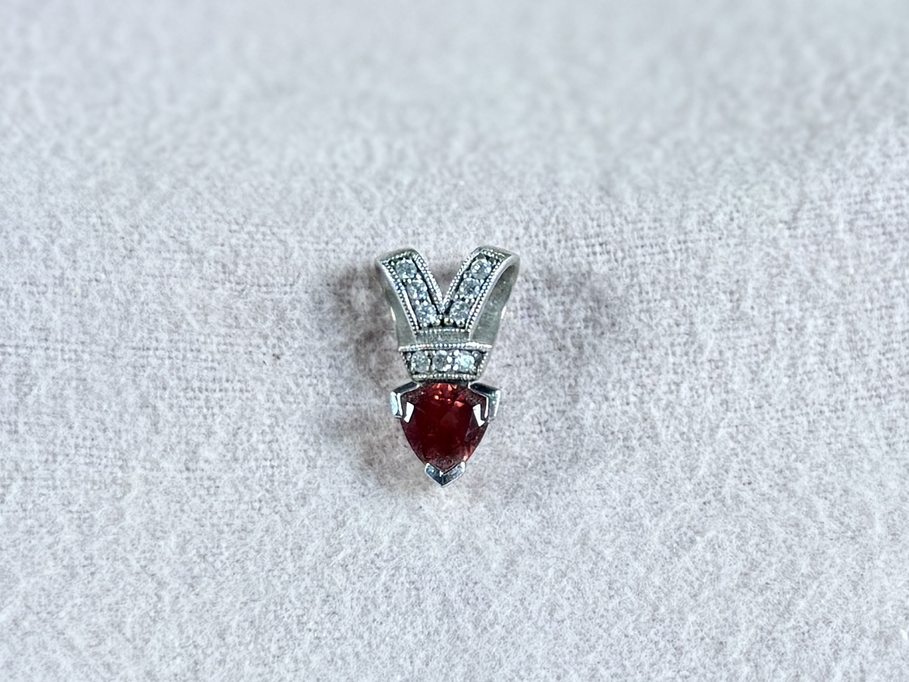STERLING SILVER & SUNSTONE PENDANT