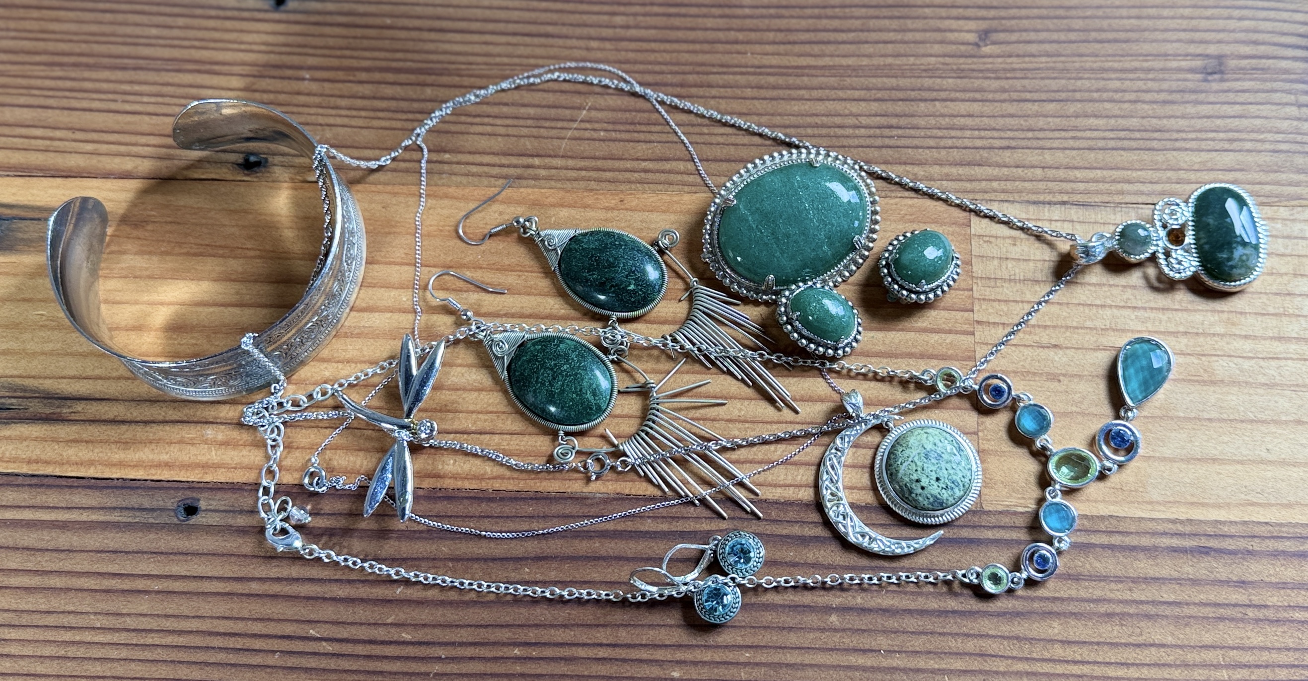 GREEN STONE JEWELRY COLLECTION
