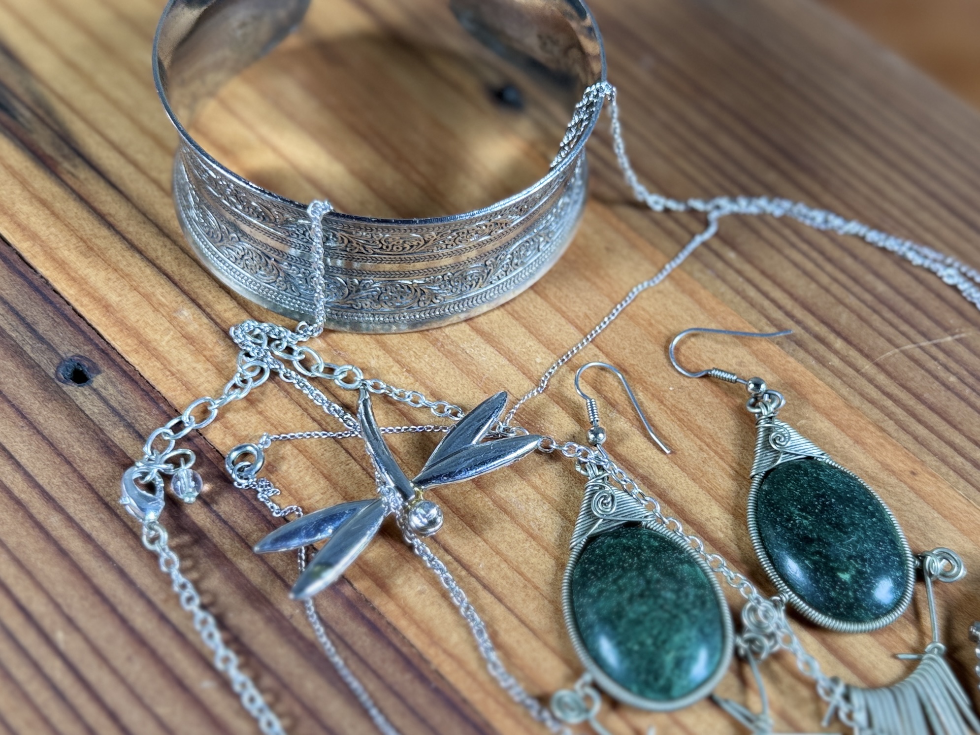 GREEN STONE JEWELRY COLLECTION
