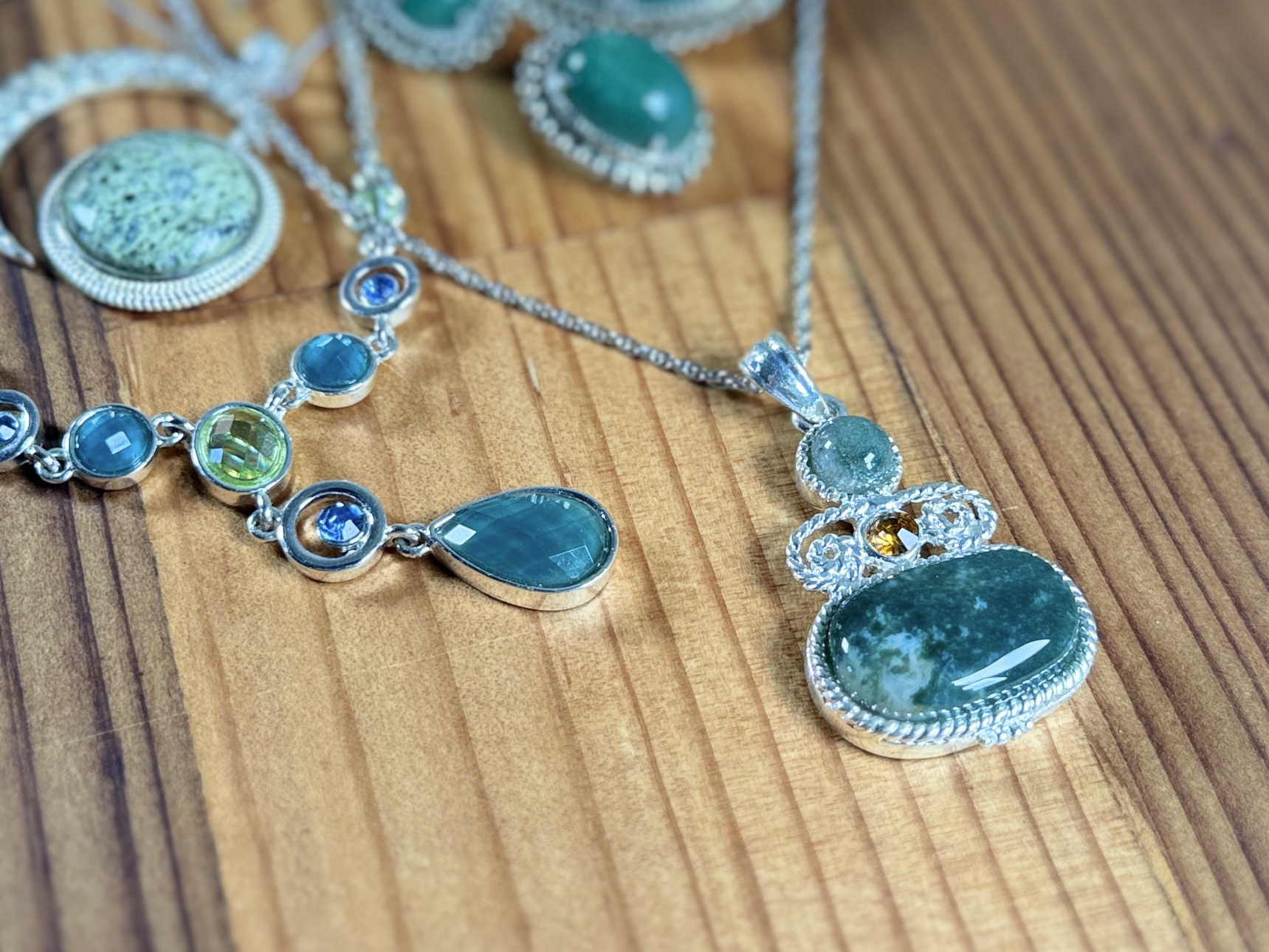 GREEN STONE JEWELRY COLLECTION
