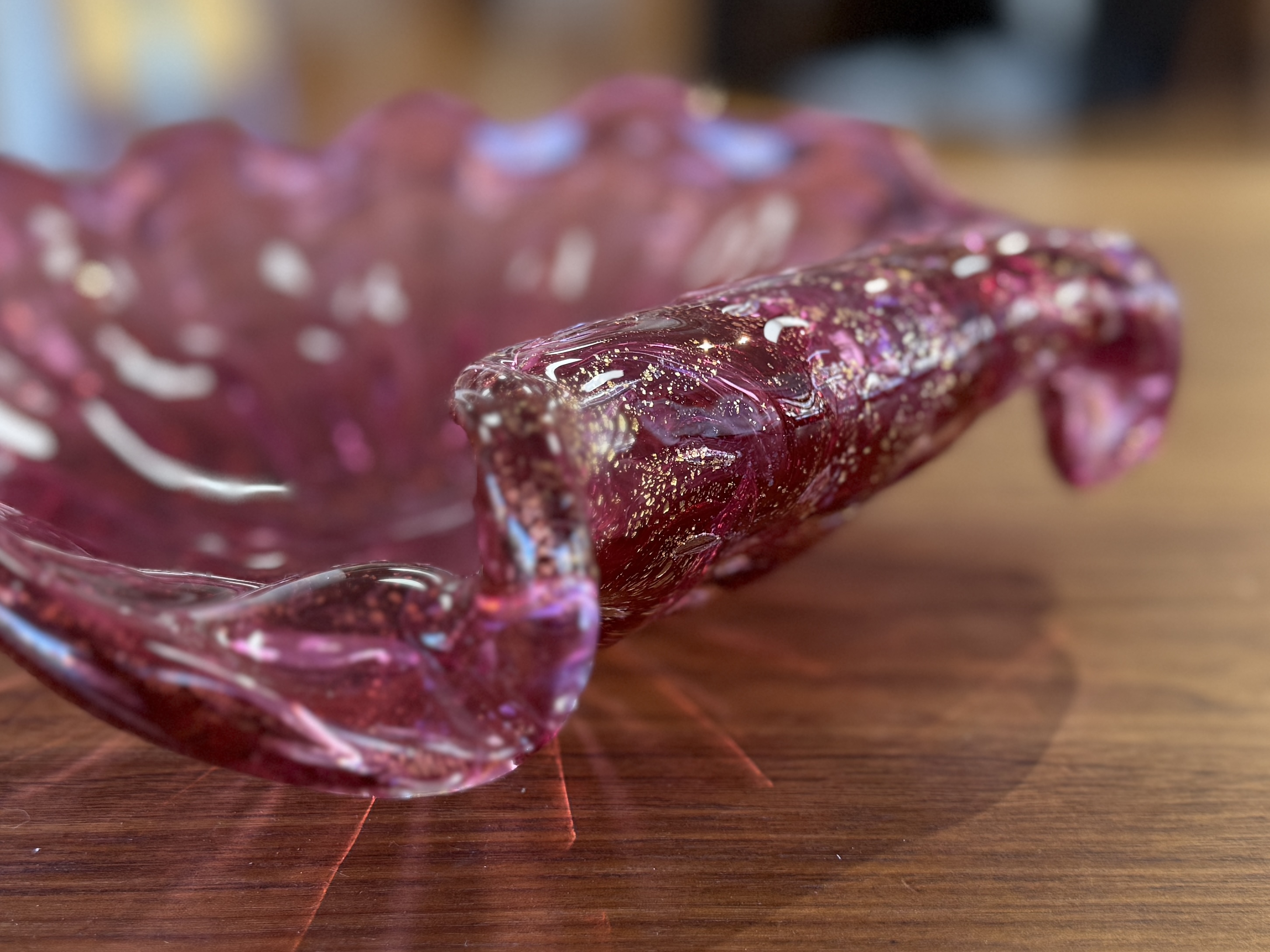 LARGE CAST SEASHELL FUSED ART GLASS VESSEL