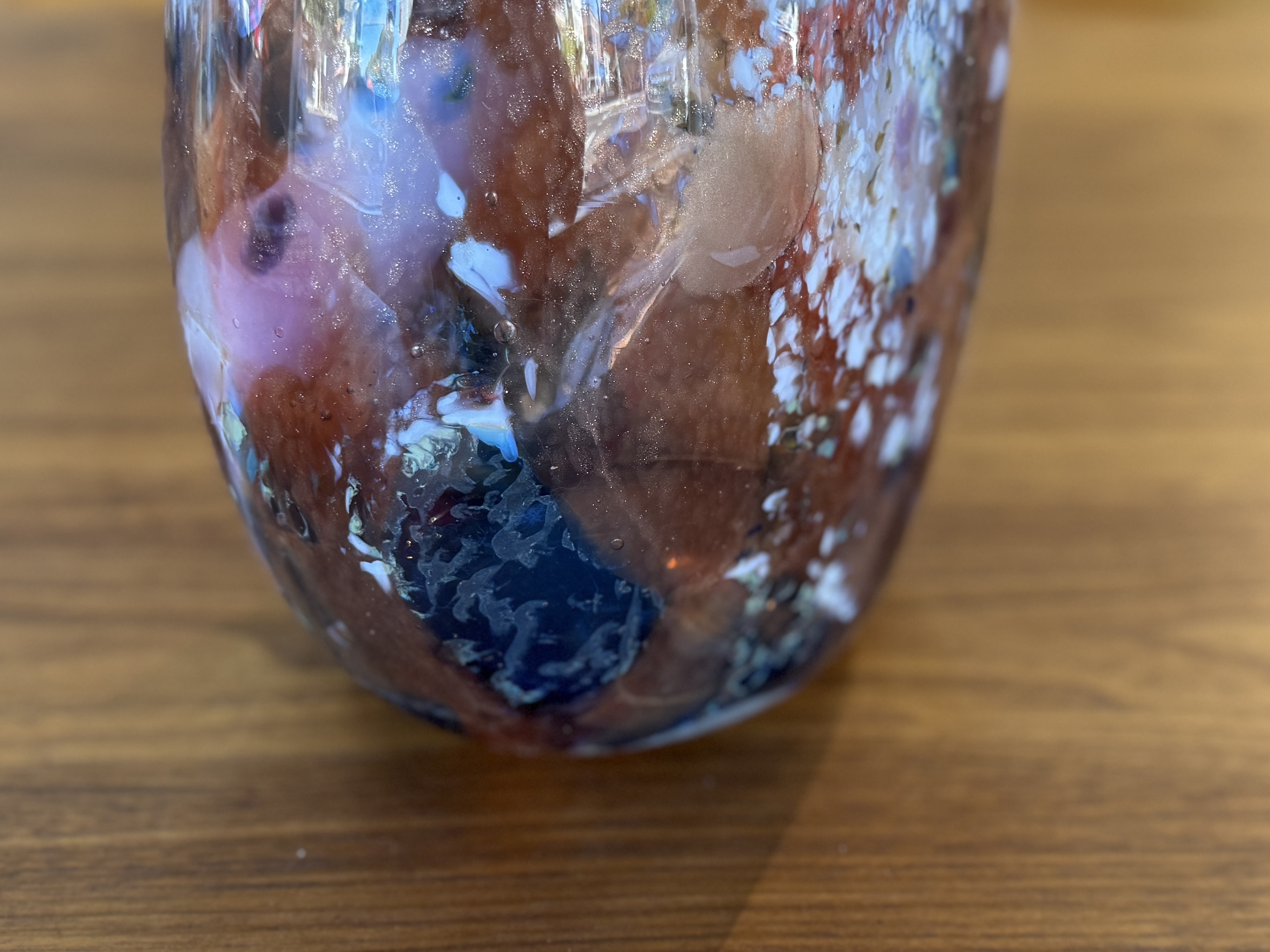 HAND-BLOWN ART GLASS VASE