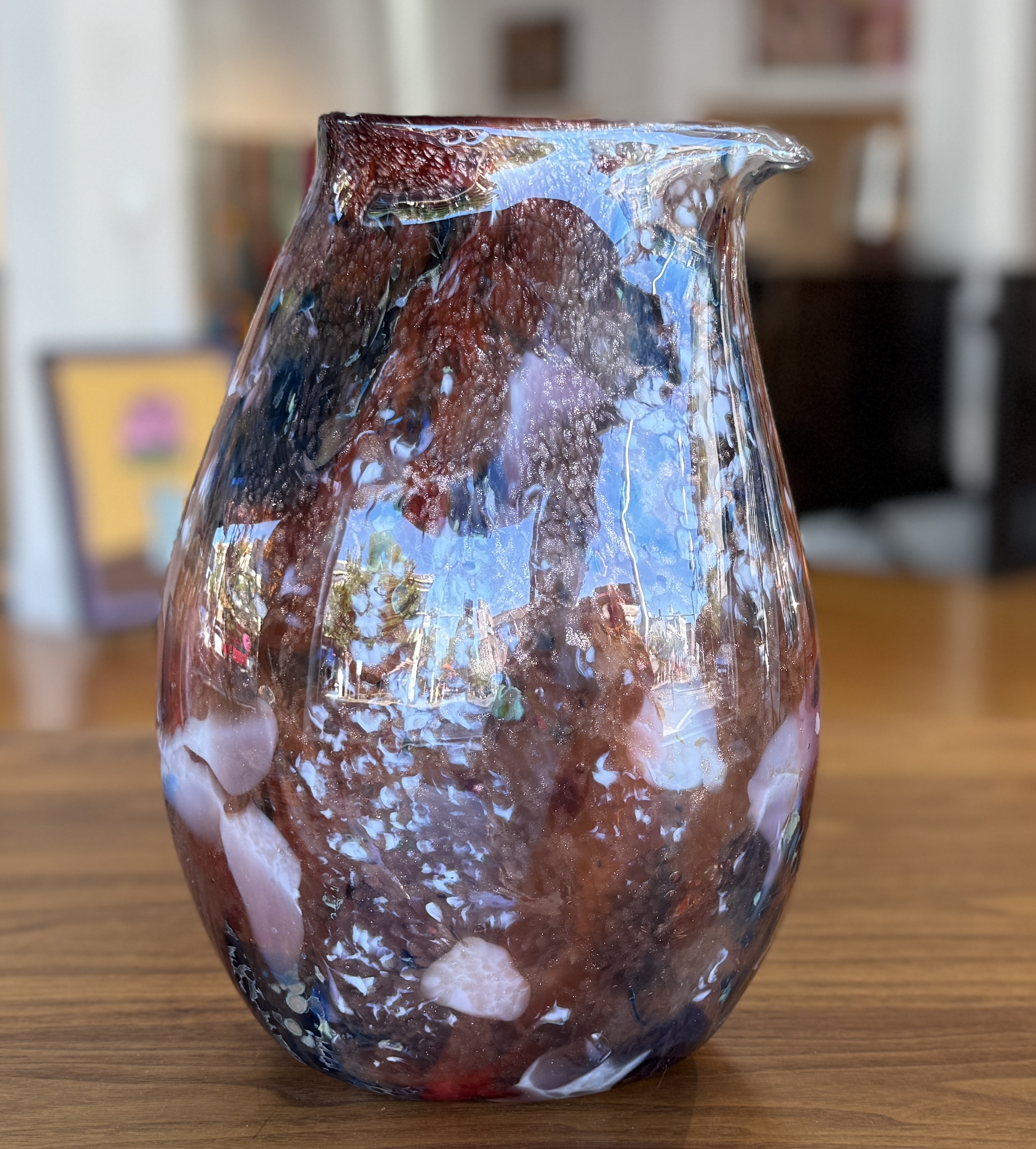 HAND-BLOWN ART GLASS VASE