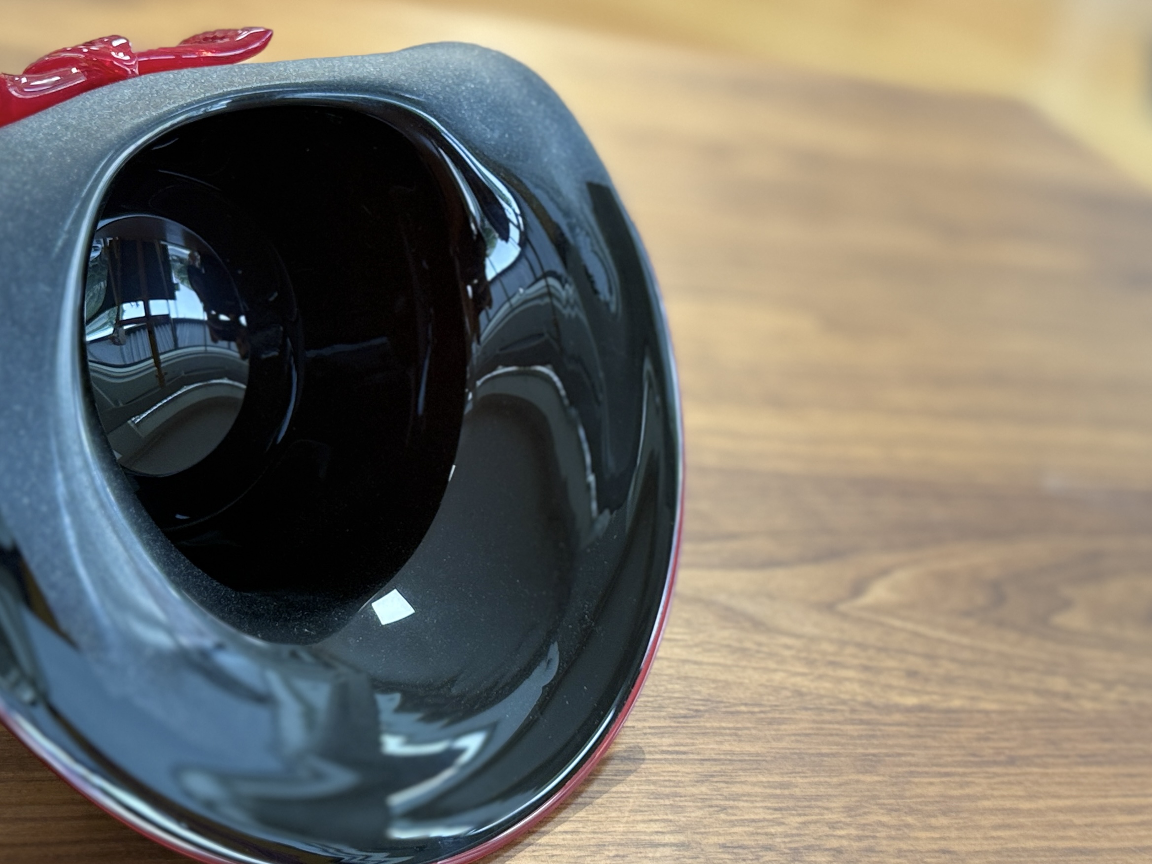 GLASS SCULPTURE, "HAT WITH BOW"