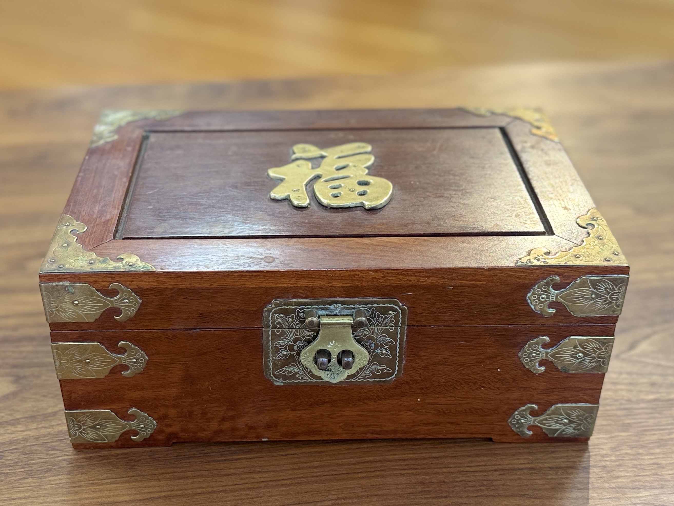 CHINESE FIGURATIVE PANELS IN CHEST