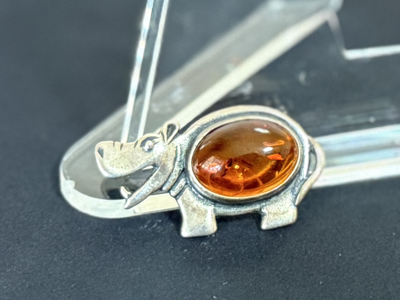 STERLING & AMBER "HIPPO" BROOCH