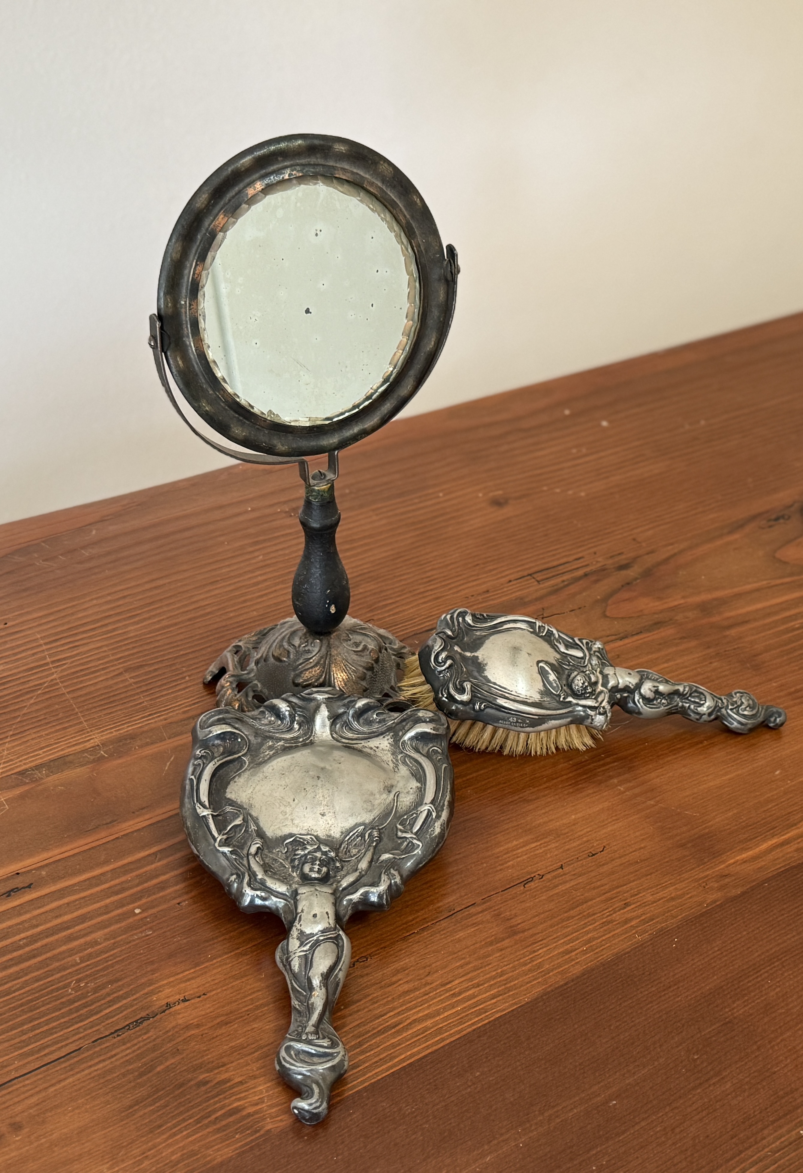 DERBY SILVER COMPANY, VANITY SET