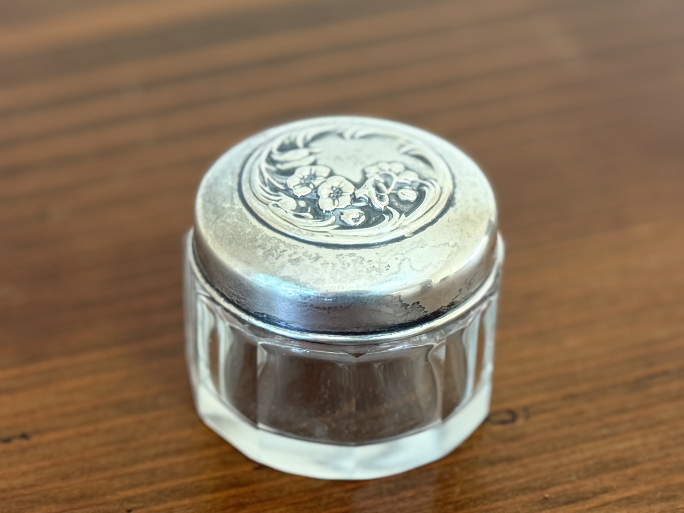 VANITY JAR WITH STERLING SILVER LID