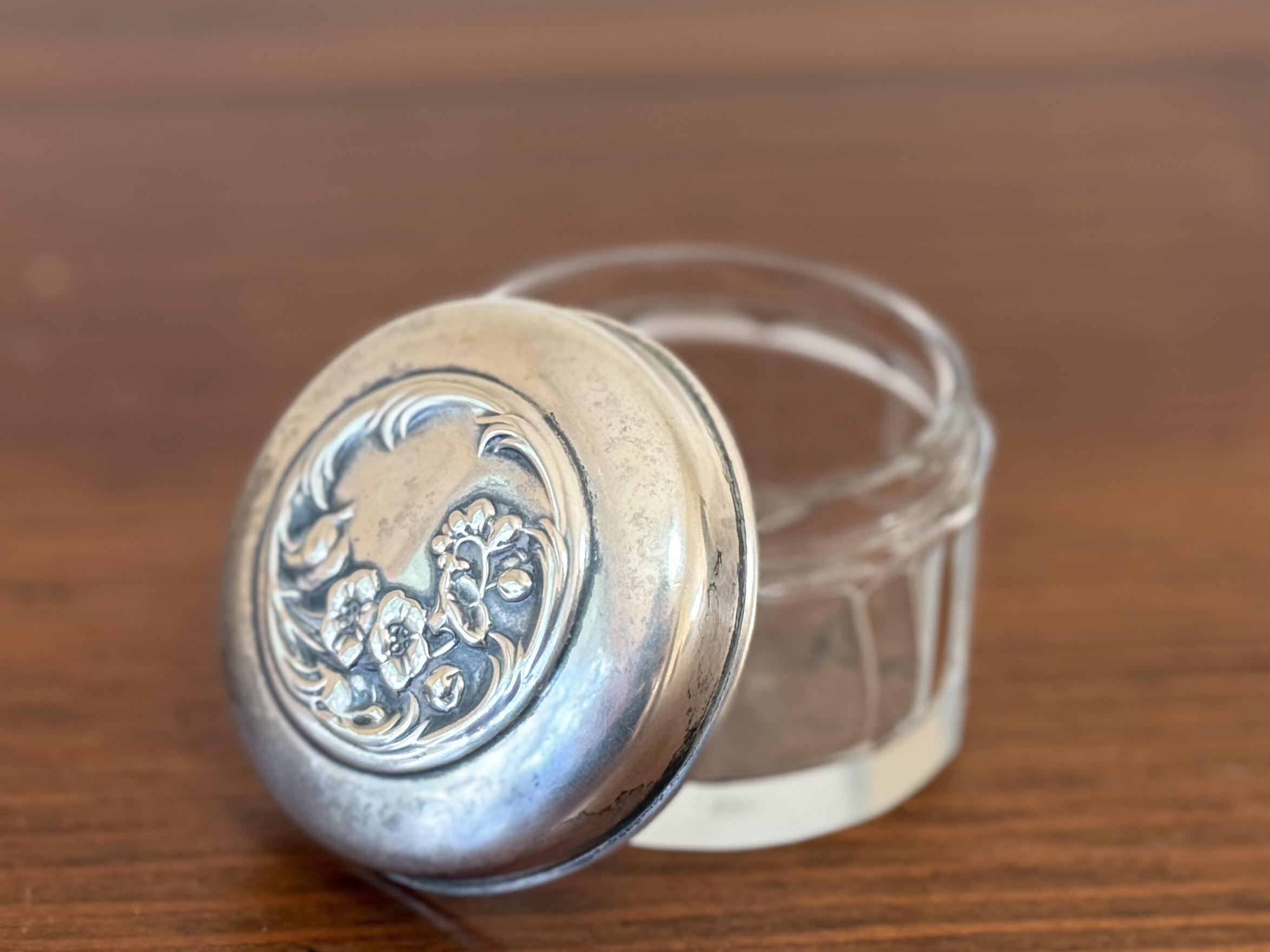 VANITY JAR WITH STERLING SILVER LID