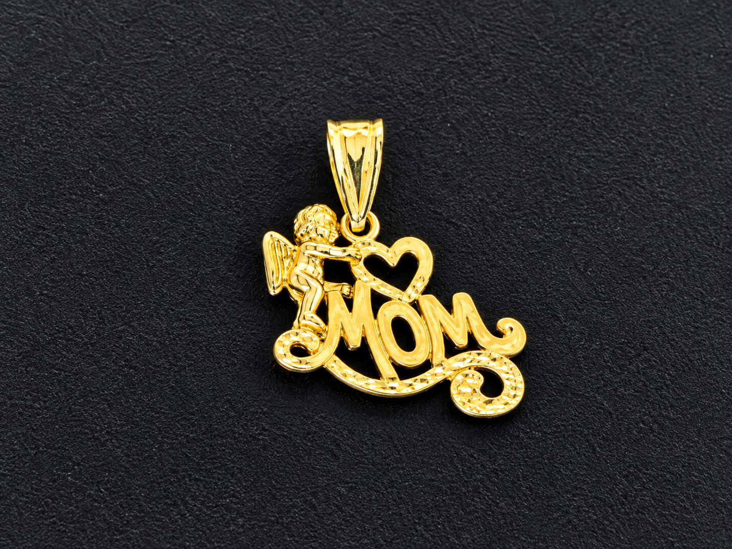 14K GOLD "MOM" PENDANT