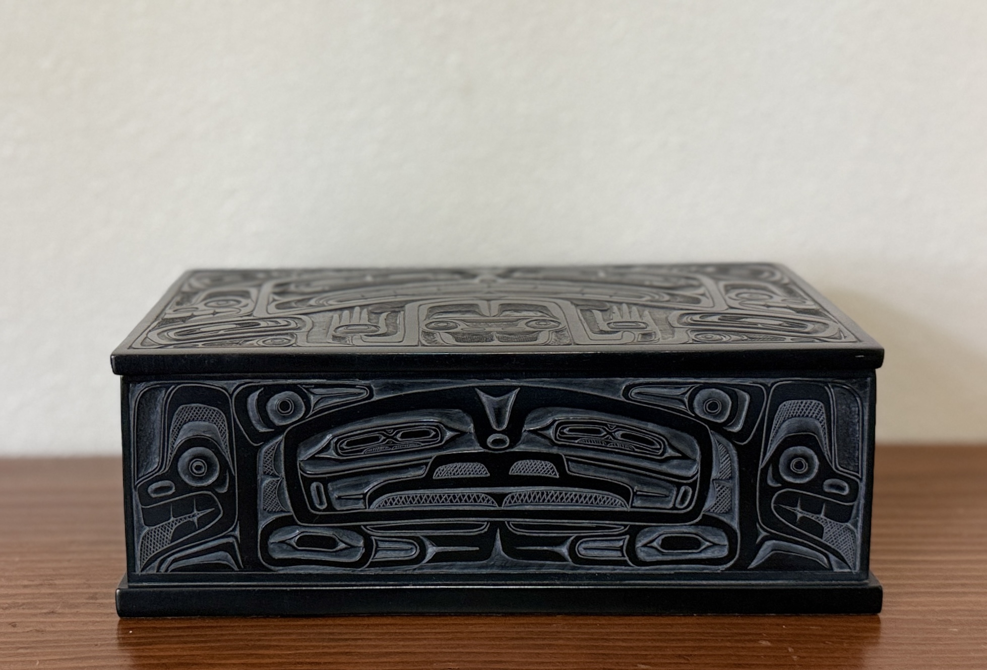 BOMA BLACK STONE CARVED BOX