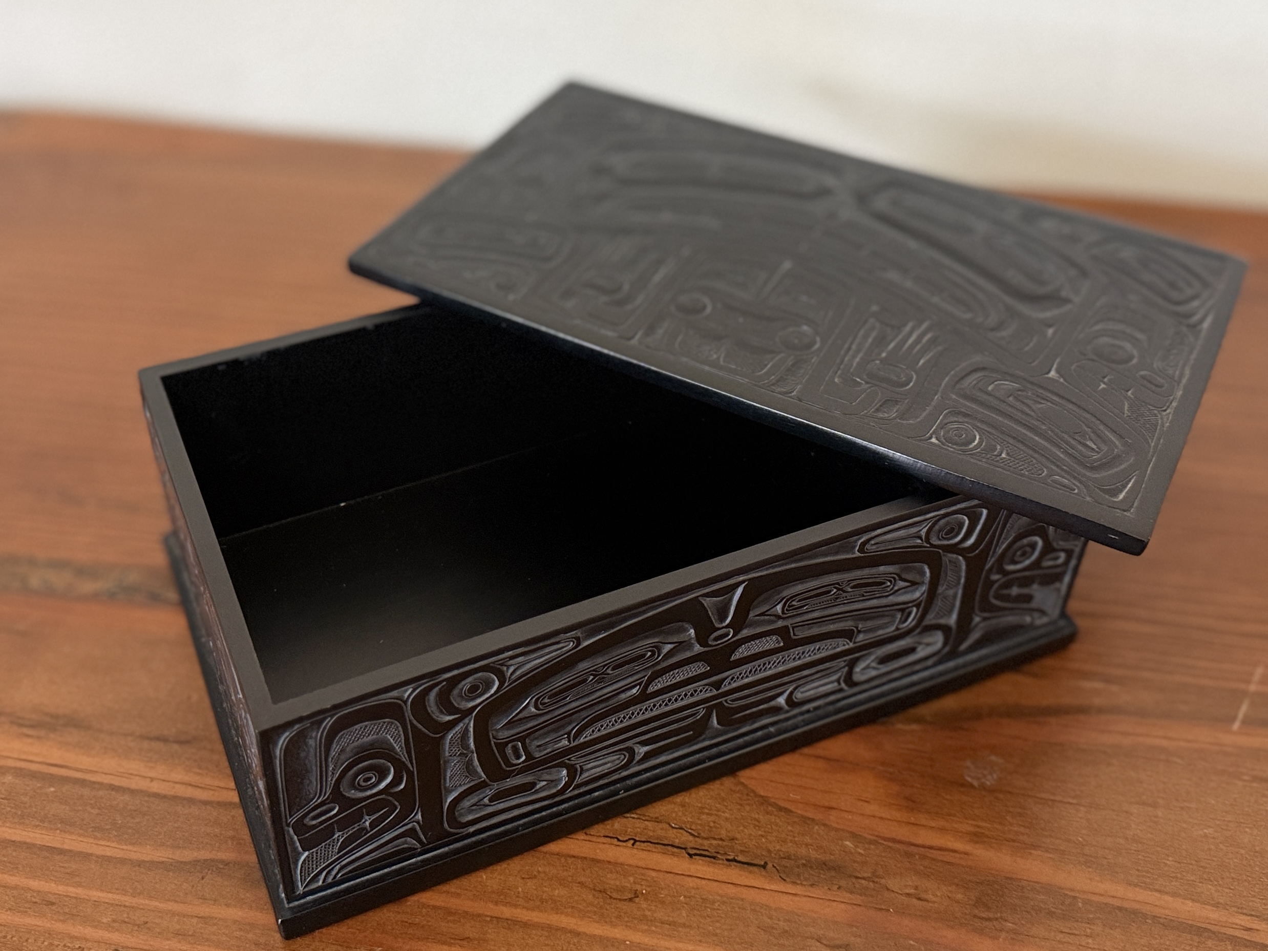 BOMA BLACK STONE CARVED BOX