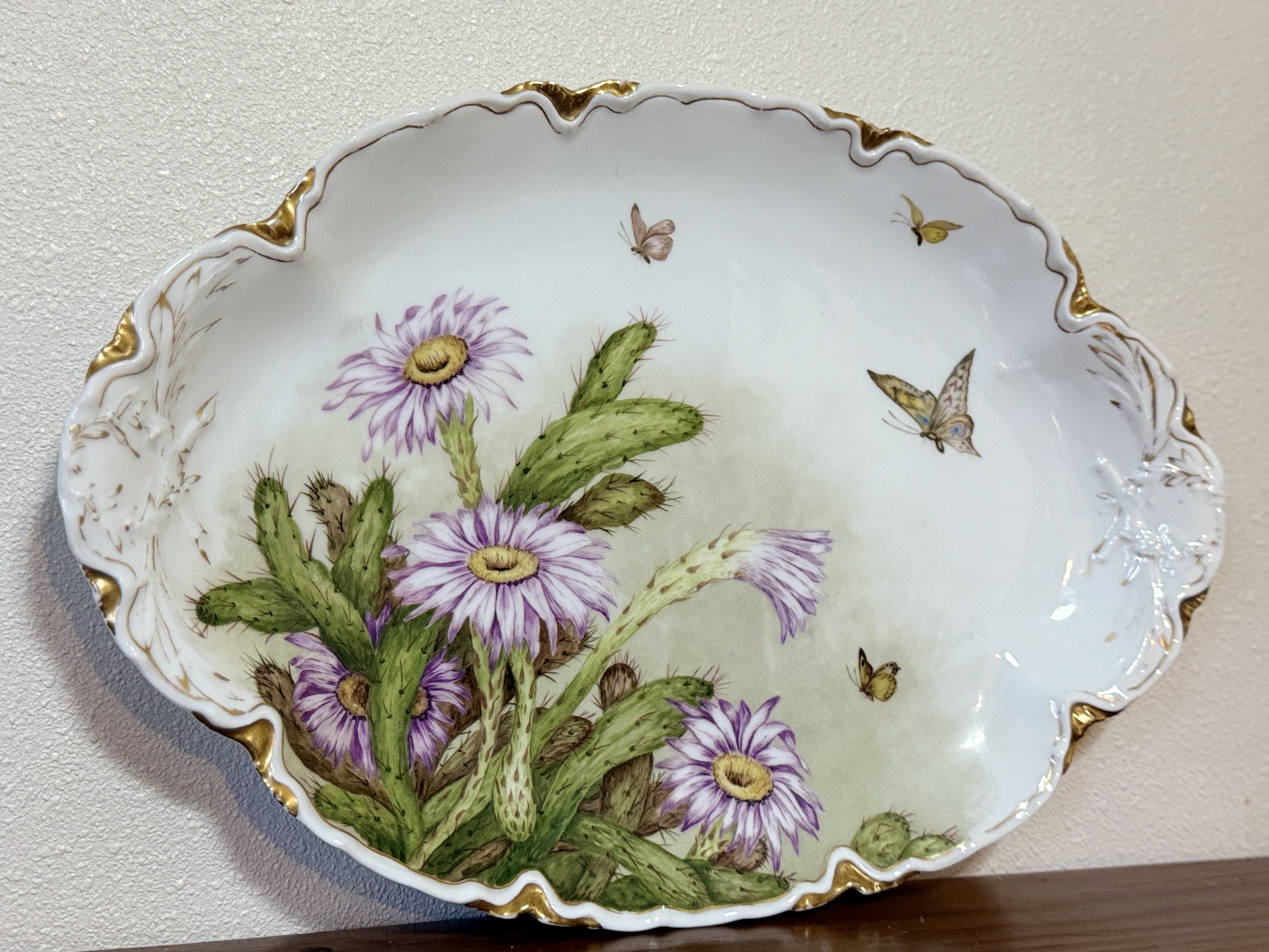 HAVILAND, 19TH CENTURY HAND PAINTED SERVING DISH
