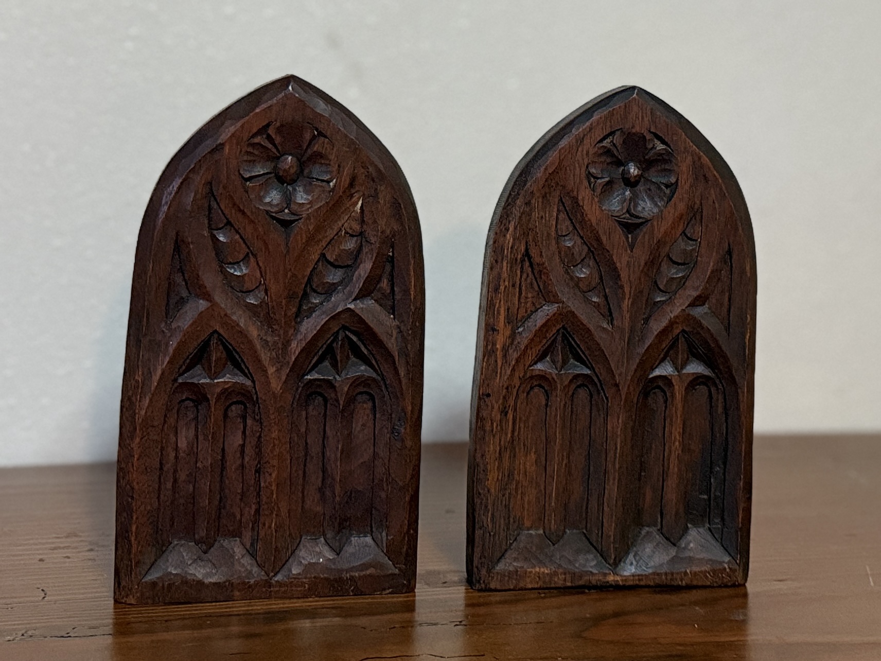 CARVED WOOD BOOKENDS