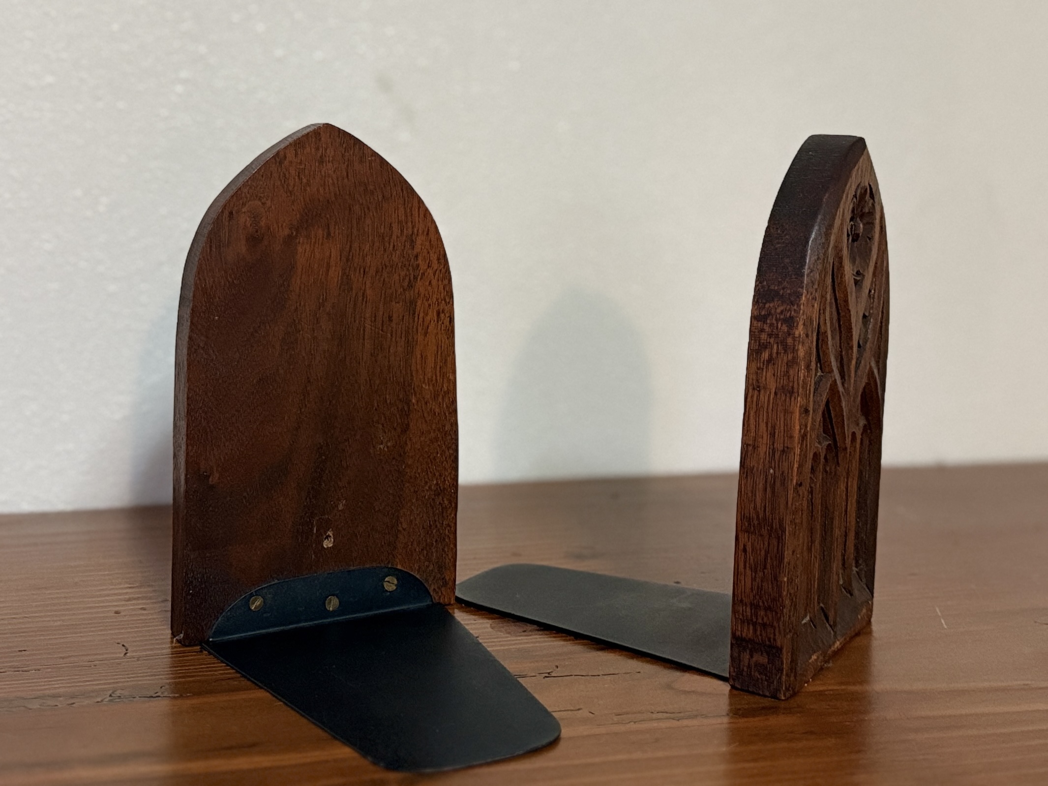 CARVED WOOD BOOKENDS