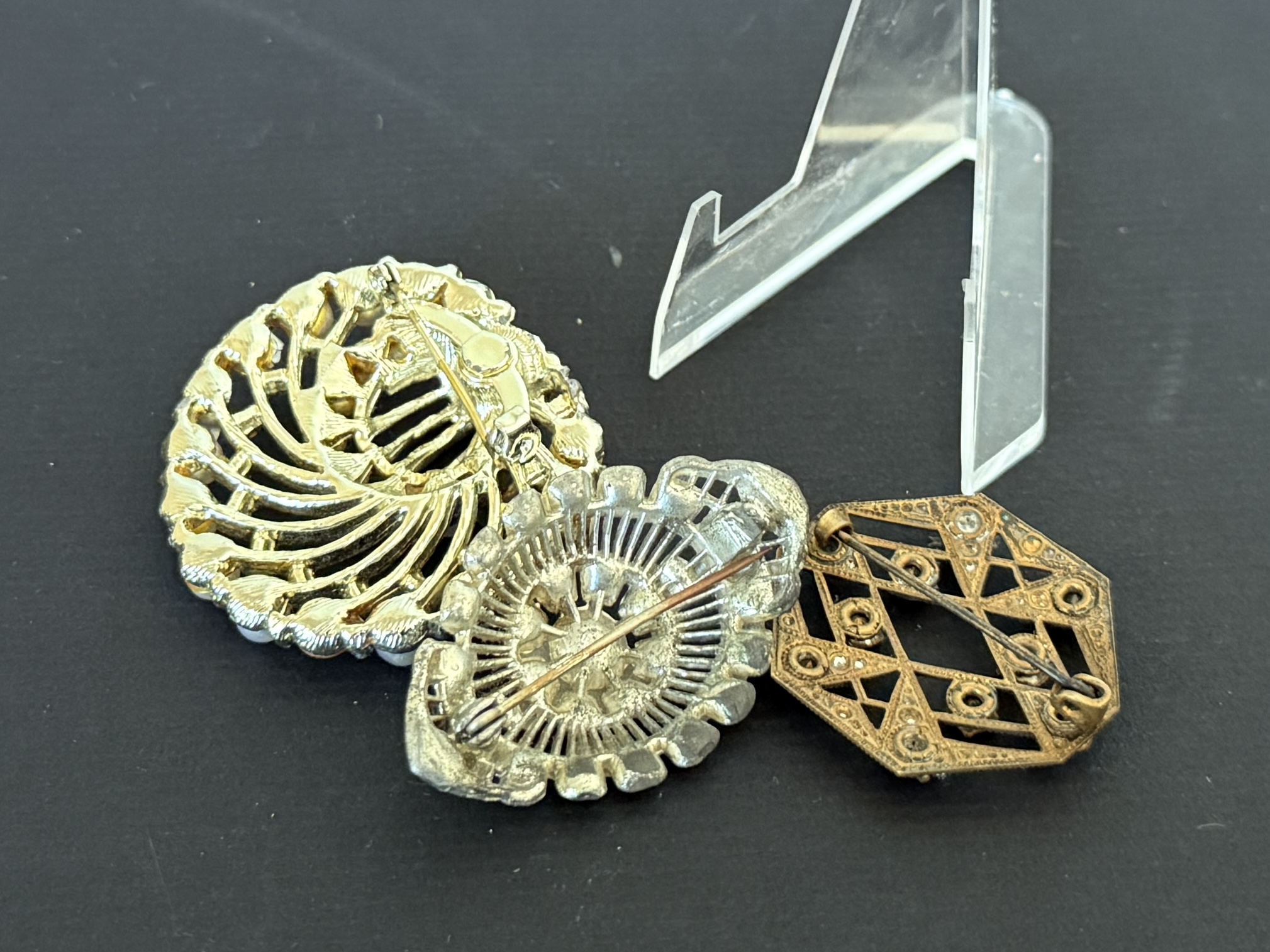 BROOCH COLLECTION