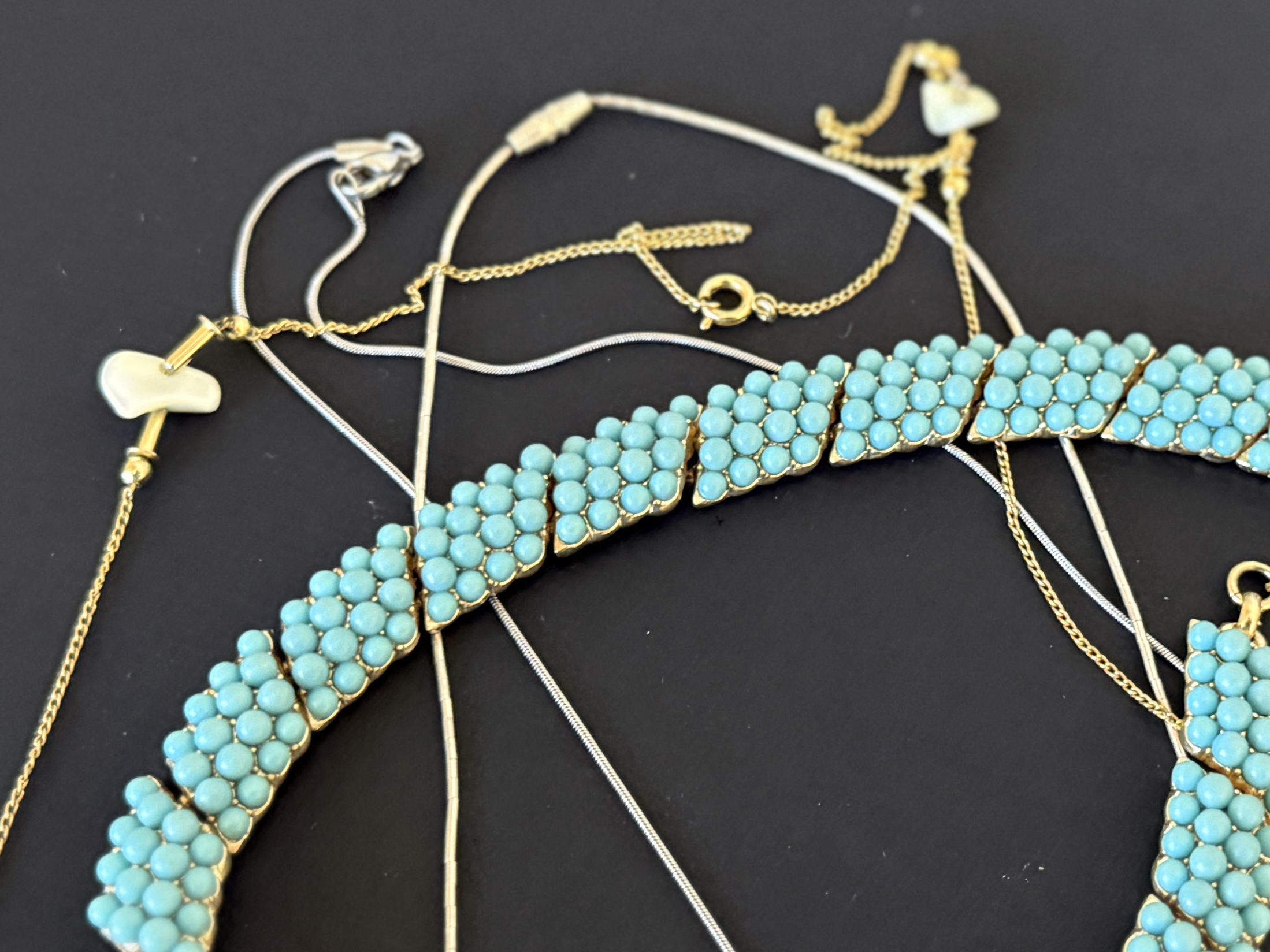 VINTAGE NECKLACE COLLECTION