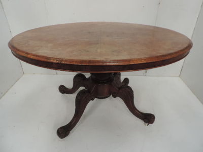 Victorian Quarter Veneer Burr Walnut Oval Loo / Breakfast Table on Four Splayed Legs
