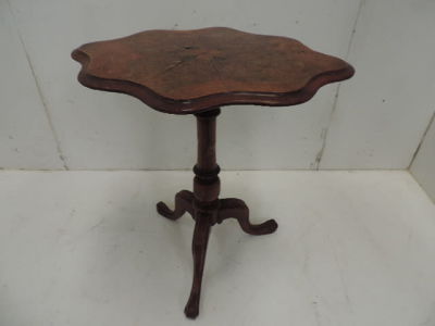 Victorian Burr Walnut Veneer Shaped Top Tripod Occasional Table