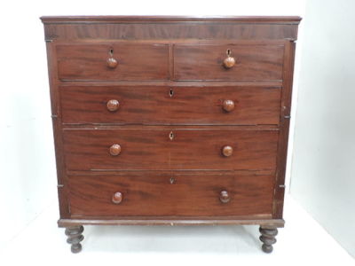 Large Earlly 19th Century Mahogany Two Over Three Drawer Chest on Turned Legs & Handles