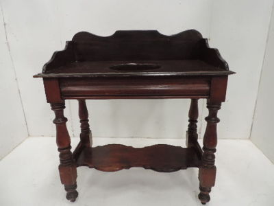 Victorian Mahogany Wash Bowl Stand on Turned Legs